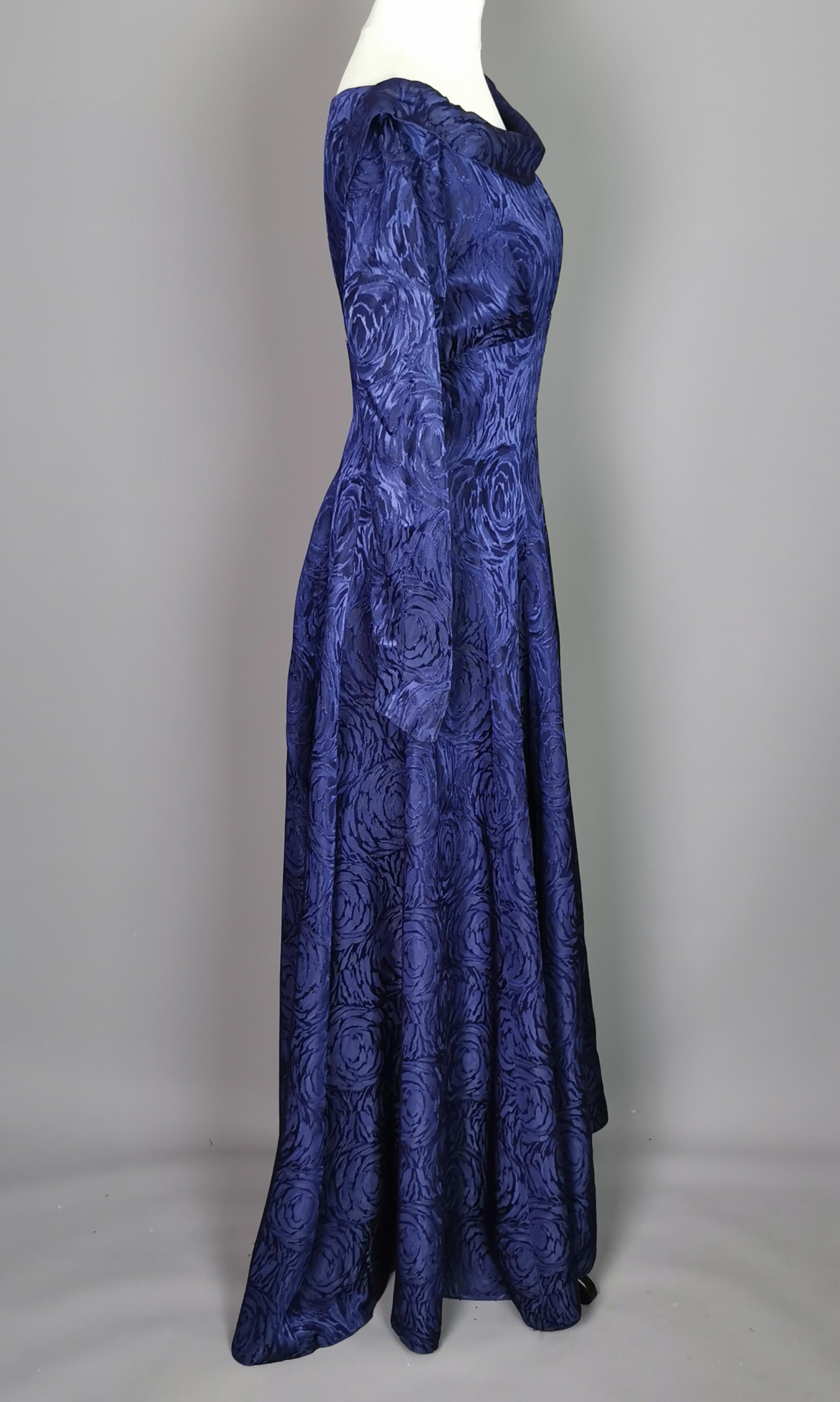 Vintage 1940s evening dress, Satin Brocade  For Sale 4