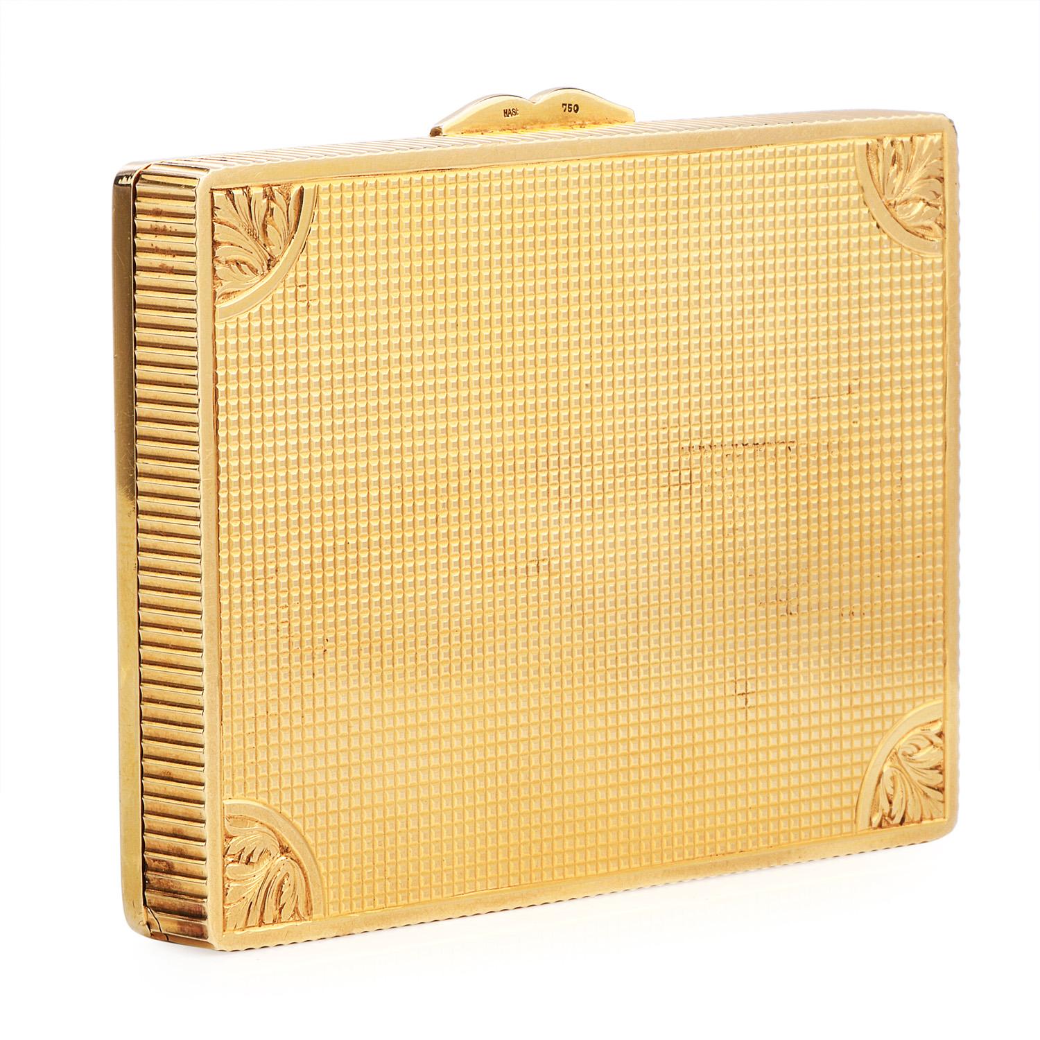 Women's or Men's Vintage 1940s Floral Limoges Diamond 18 Karat Gold Box