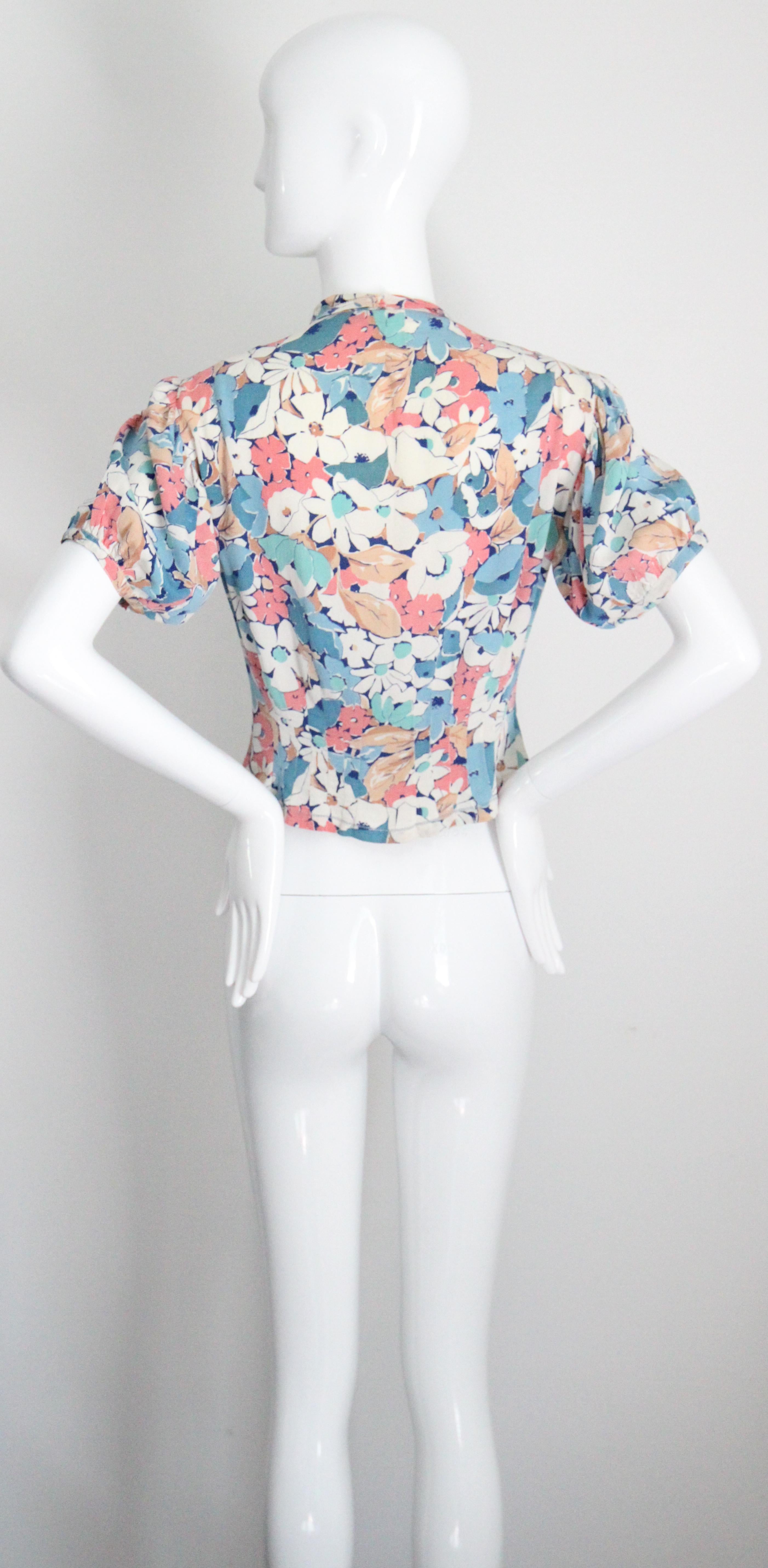 Vintage 1940's Floral Silk Blouse Pussy Bow Floral Shirt UK 10 US 6 For Sale 5