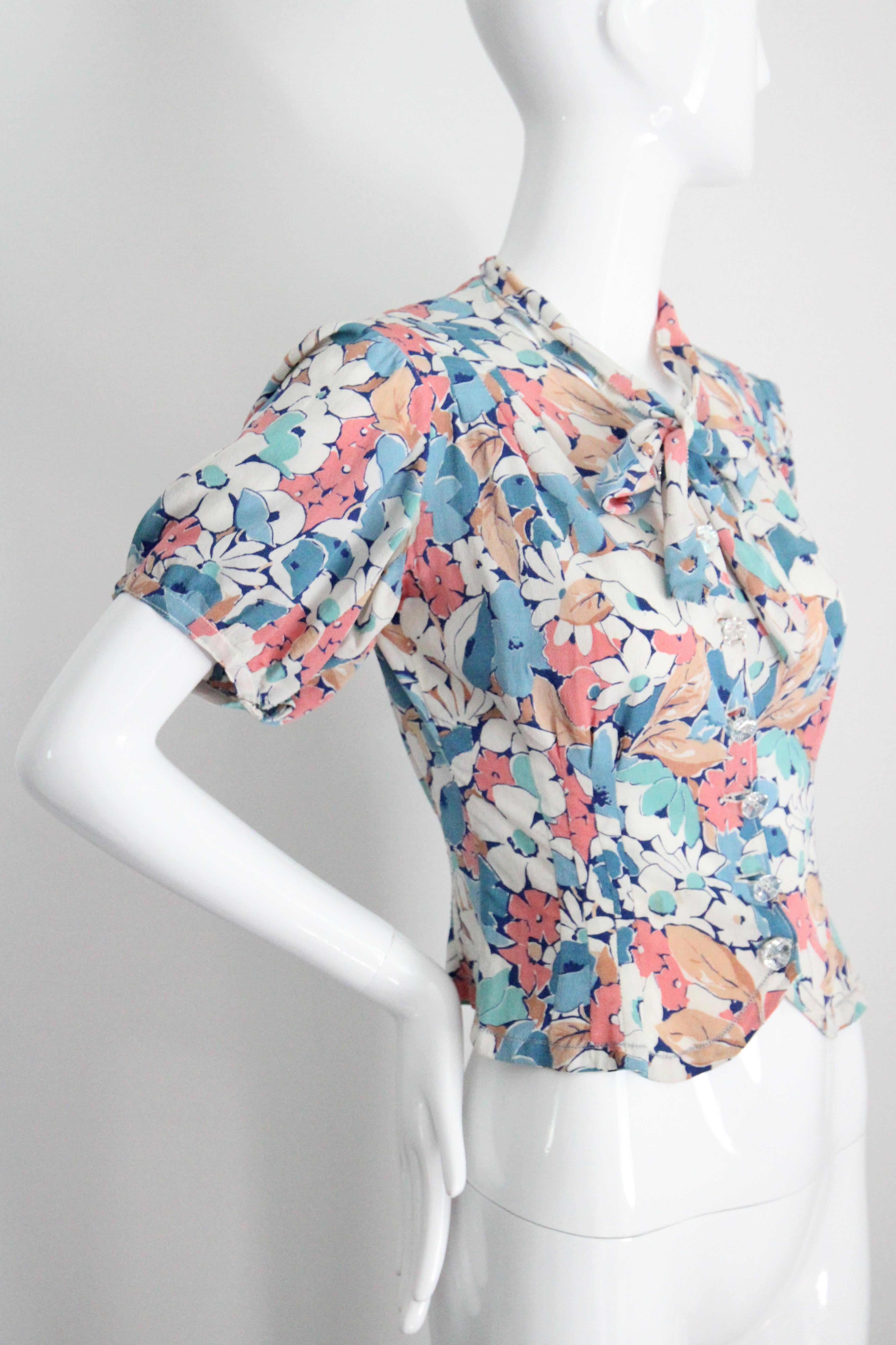 Vintage 1940's Floral Silk Blouse Pussy Bow Floral Shirt UK 10 US 6 For Sale 1