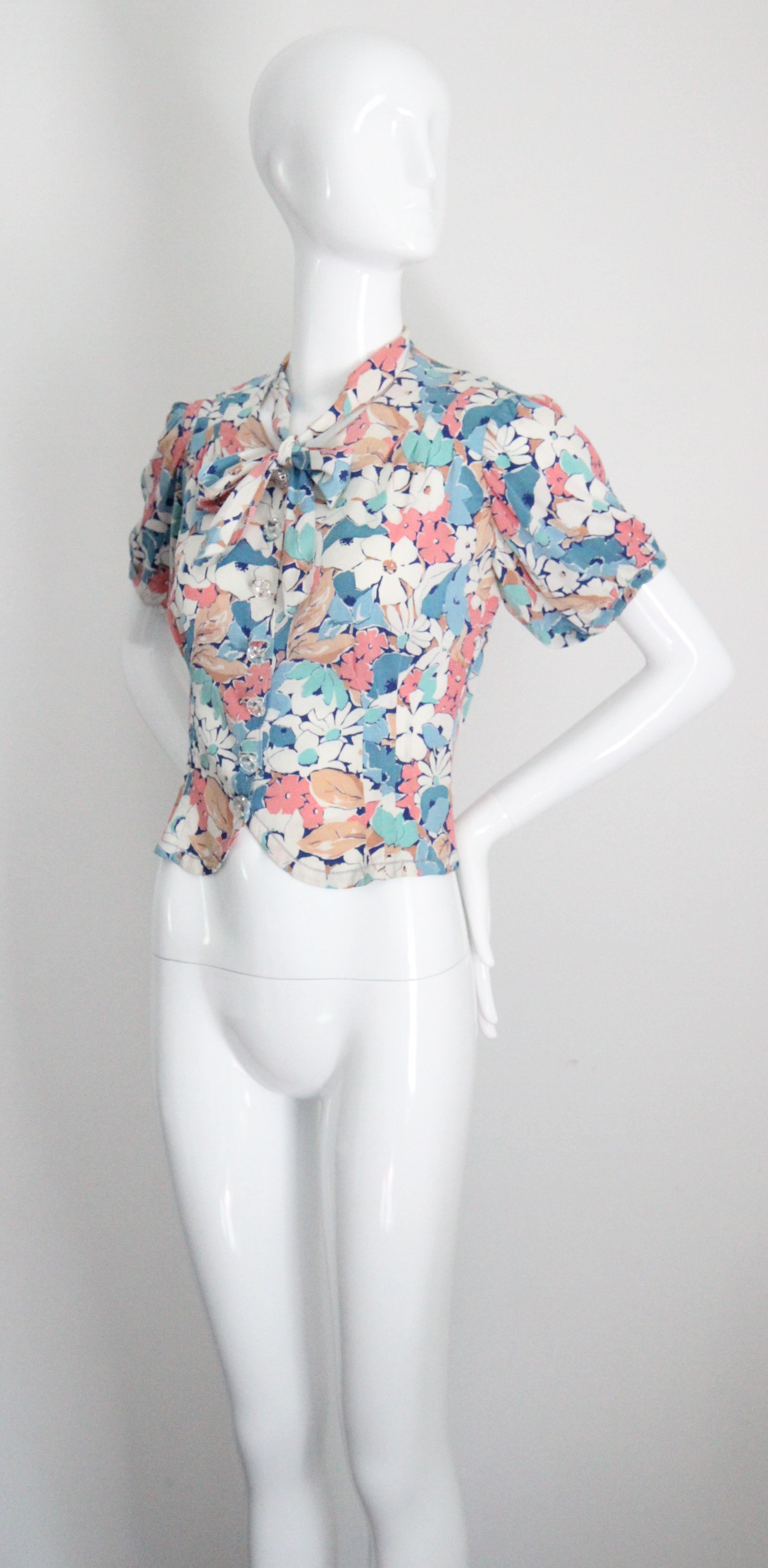 Vintage 1940's Floral Silk Blouse Pussy Bow Floral Shirt UK 10 US 6 For Sale 3