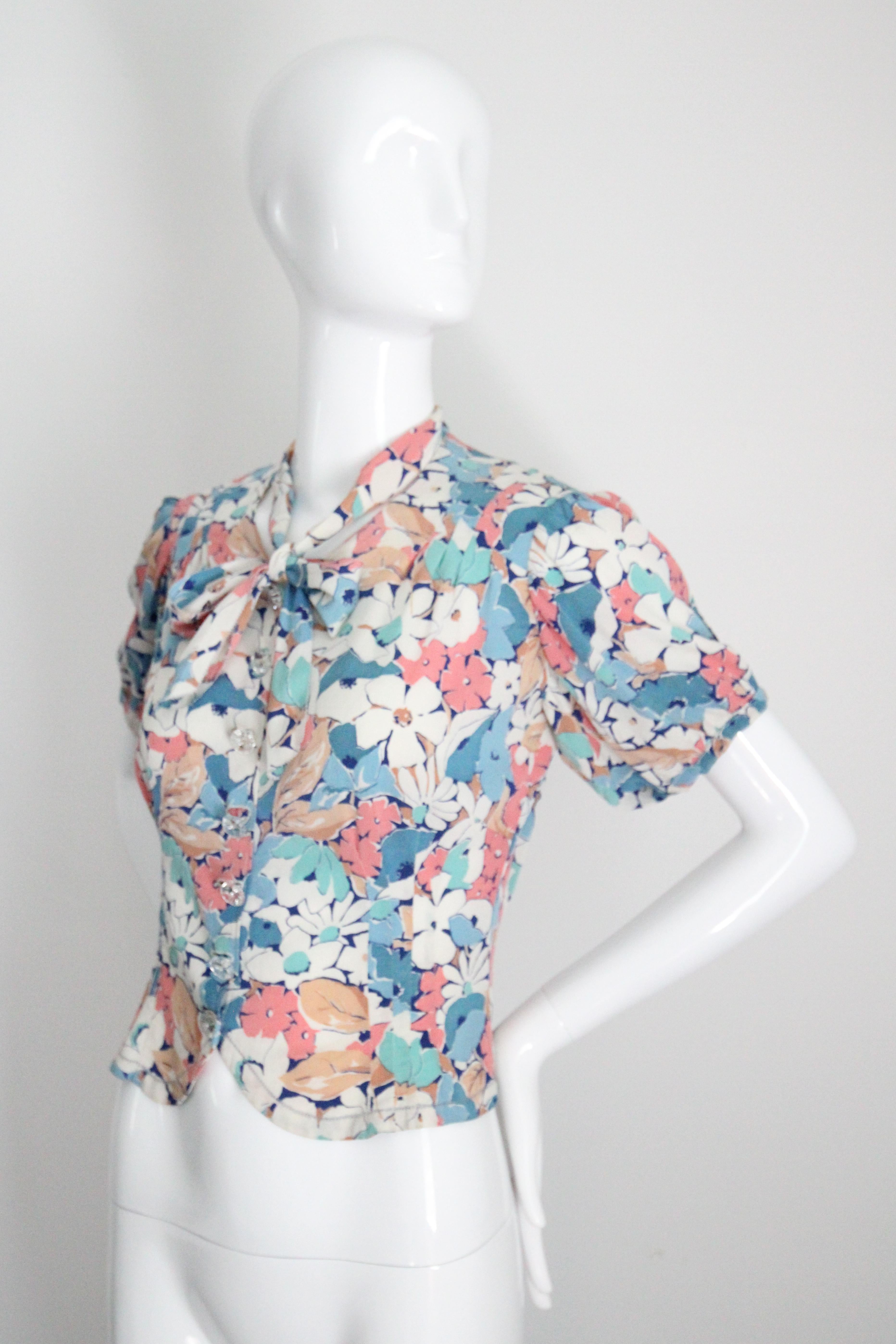Vintage 1940's Floral Silk Blouse Pussy Bow Floral Shirt UK 10 US 6 For Sale 4