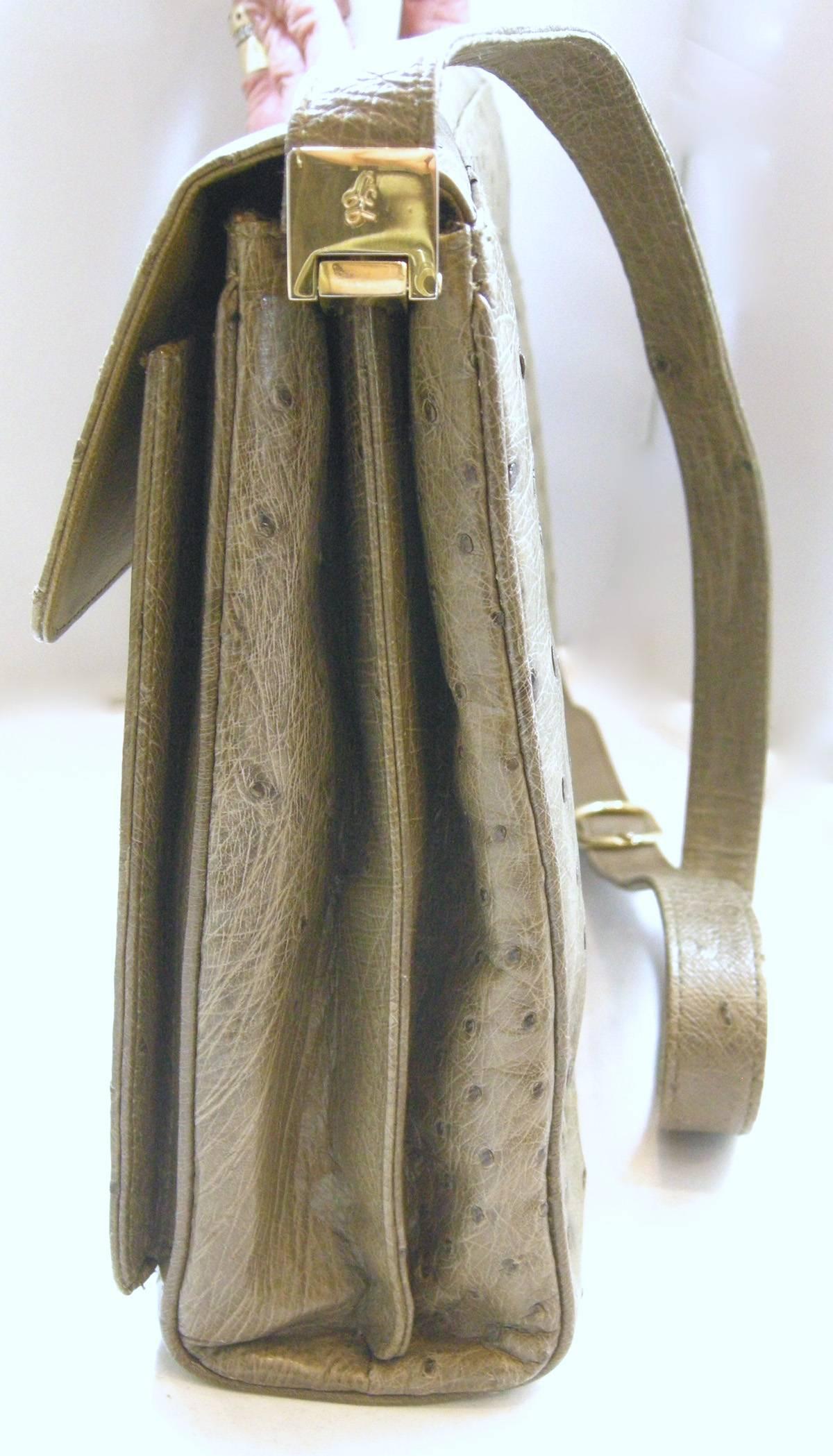 Women's Vintage 1940s Full Quill Genuine Ostrich Low Key Olive Color Handbag For Sale