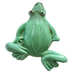 Vintage 1940s Green Celluloid Frog Brooch Novelty Animal Pin