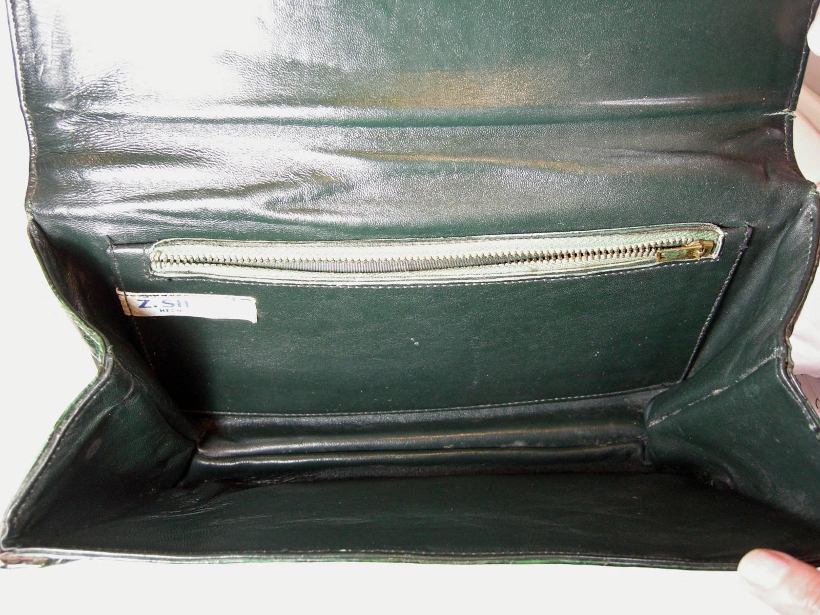 Vintage 1940s Green Crocodile Clutch Bag In Excellent Condition In New York, NY