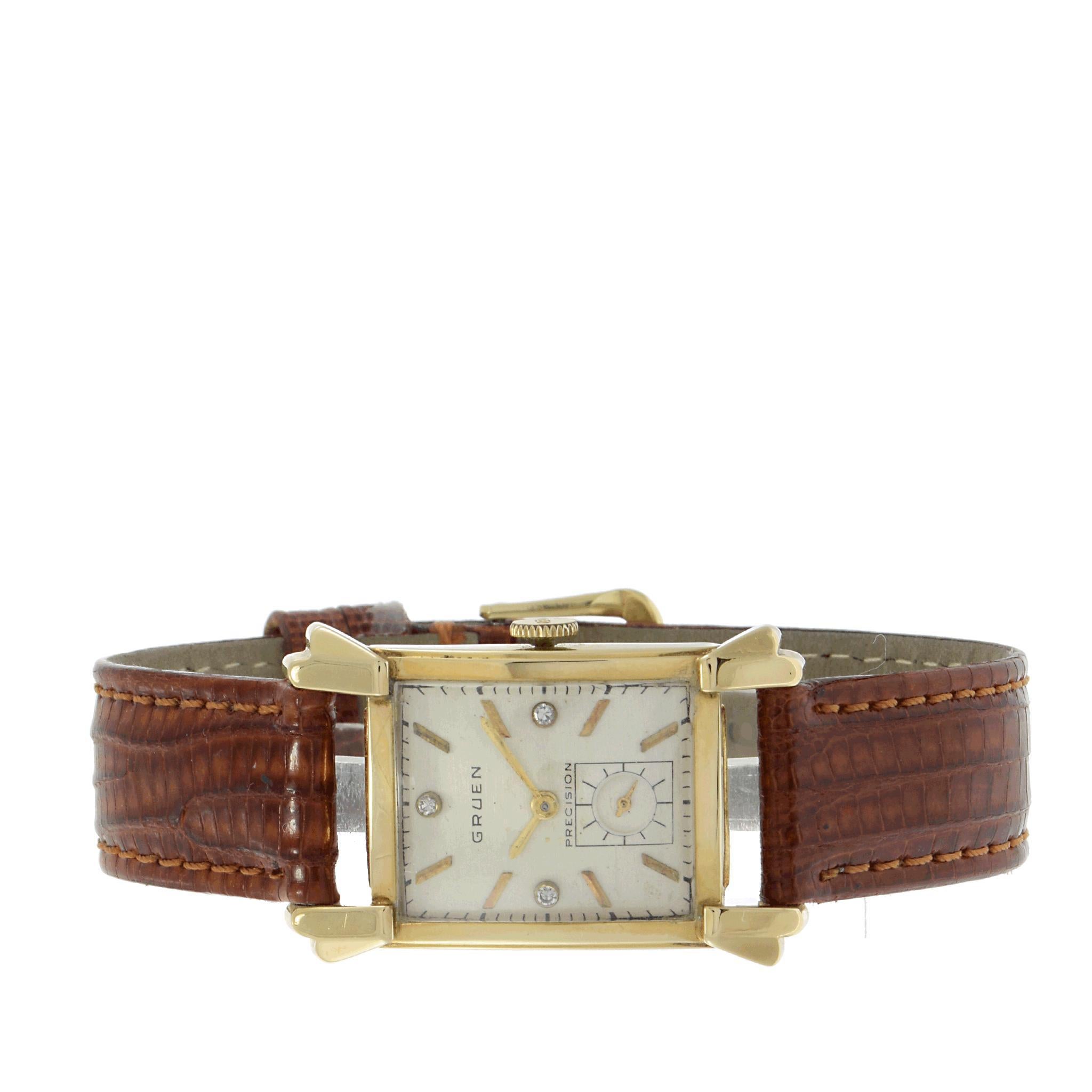 Round Cut Vintage 1940s Gruen 14K Yellow Gold Tank Style Watch For Sale
