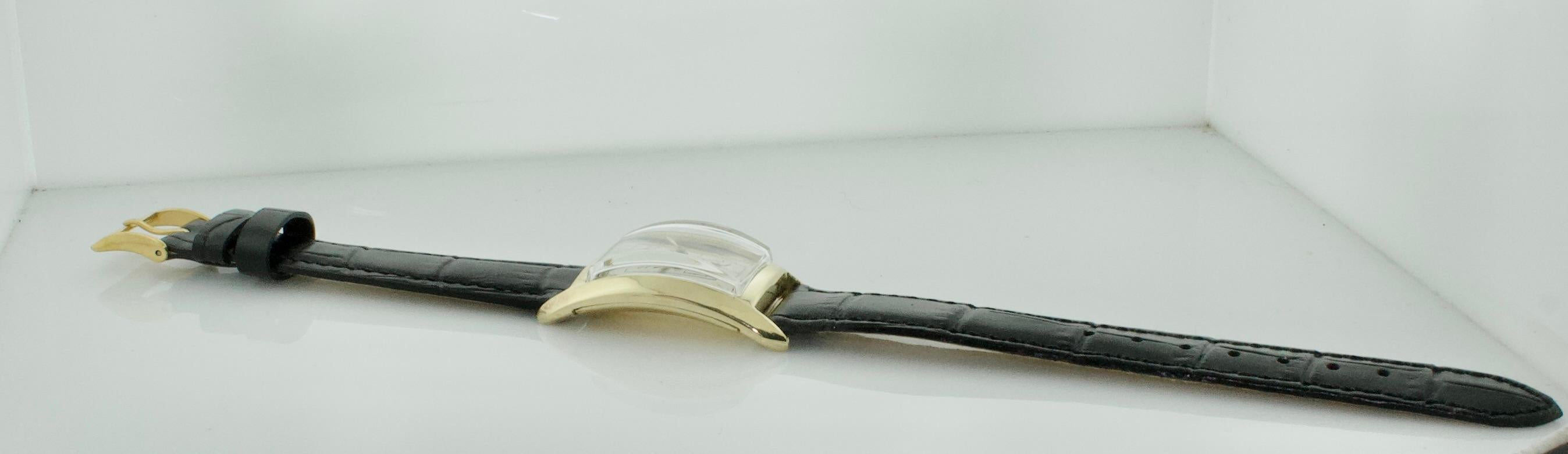Vintage 1940's Gruen Curved Watch Yellow Gold Filled en vente 1