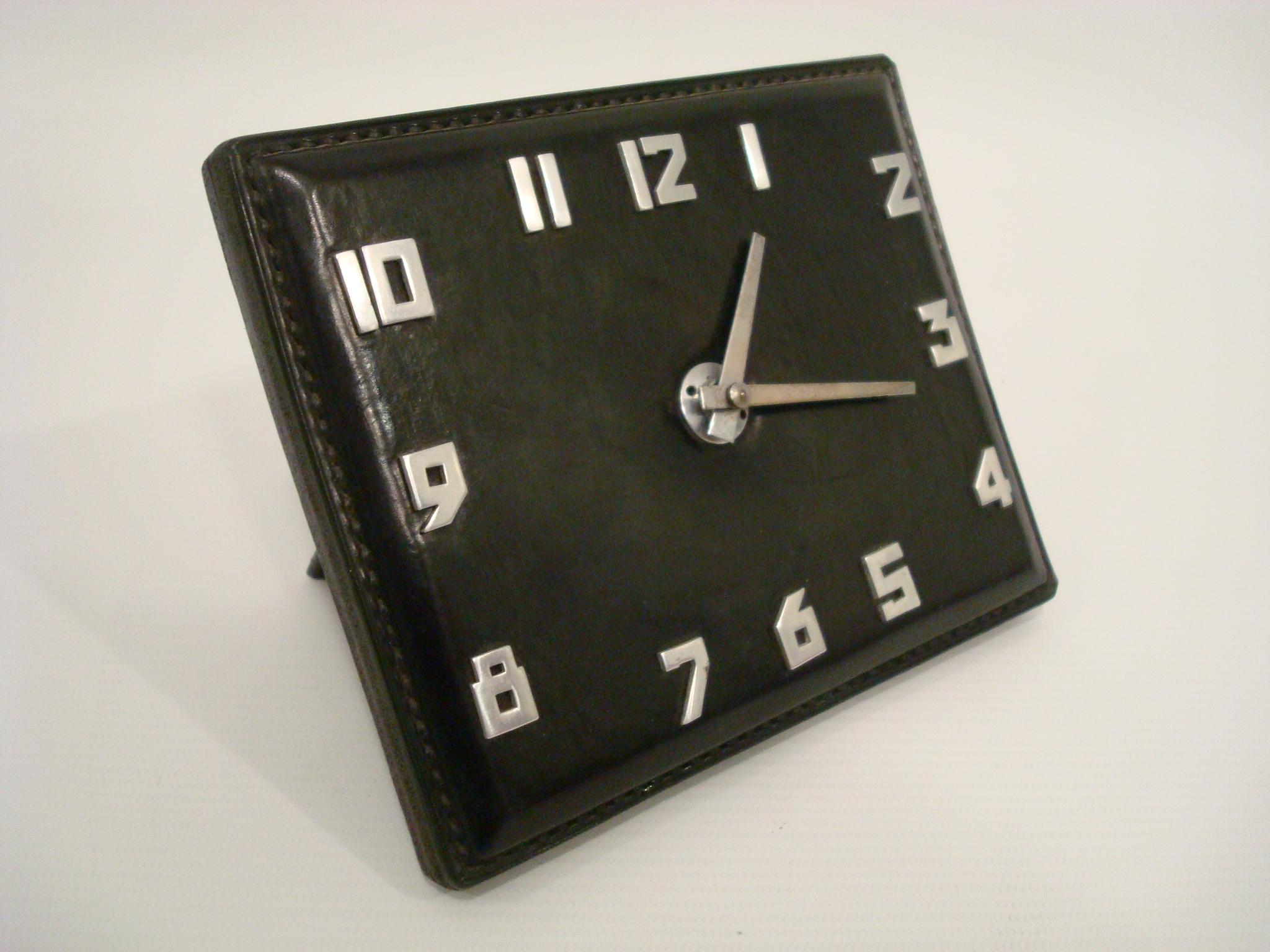 hermes table clock