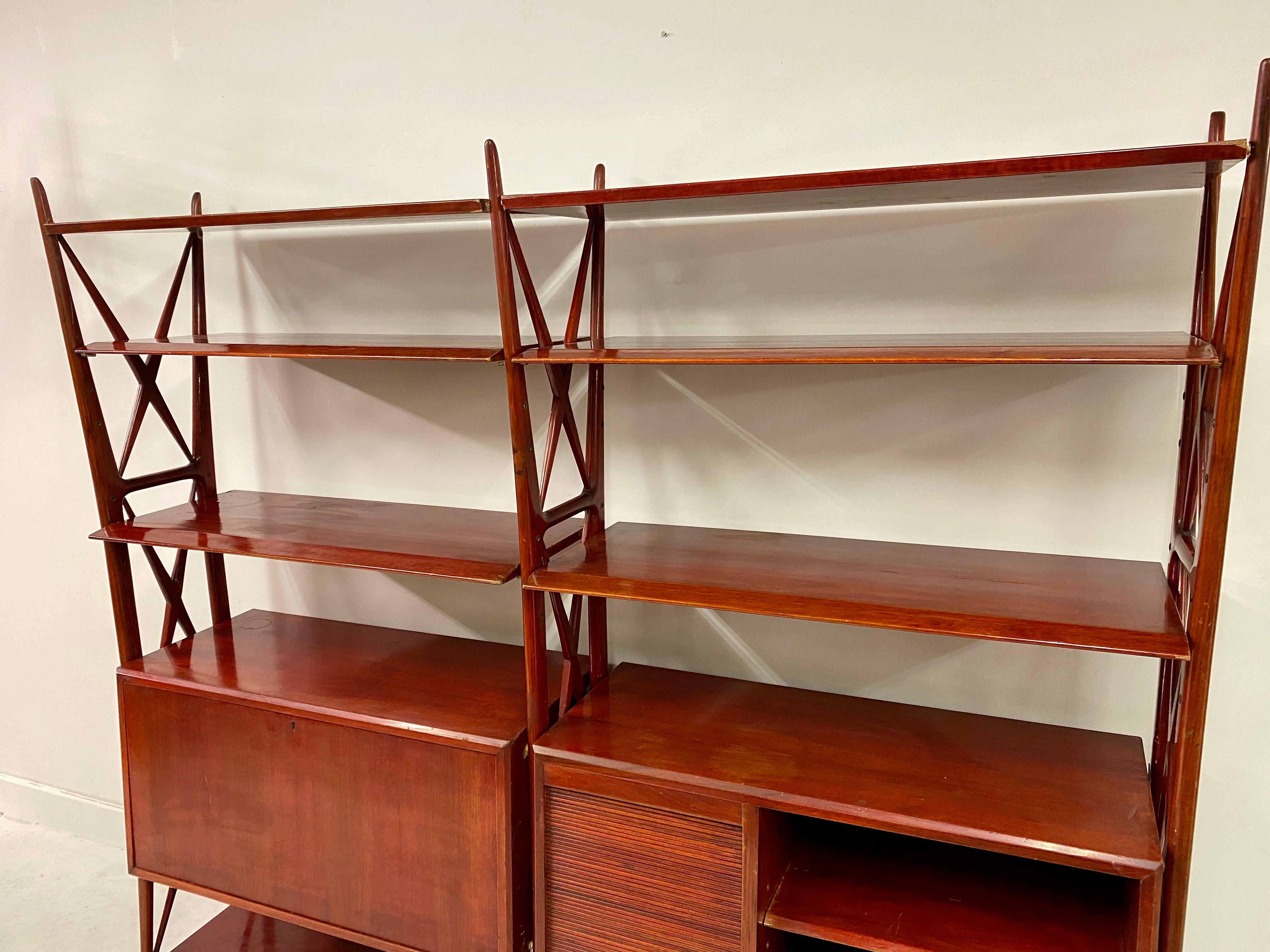 Vintage 1940s Italian Red Lacquered Wall Unit by Silvio Cavatorta In Good Condition In London, London