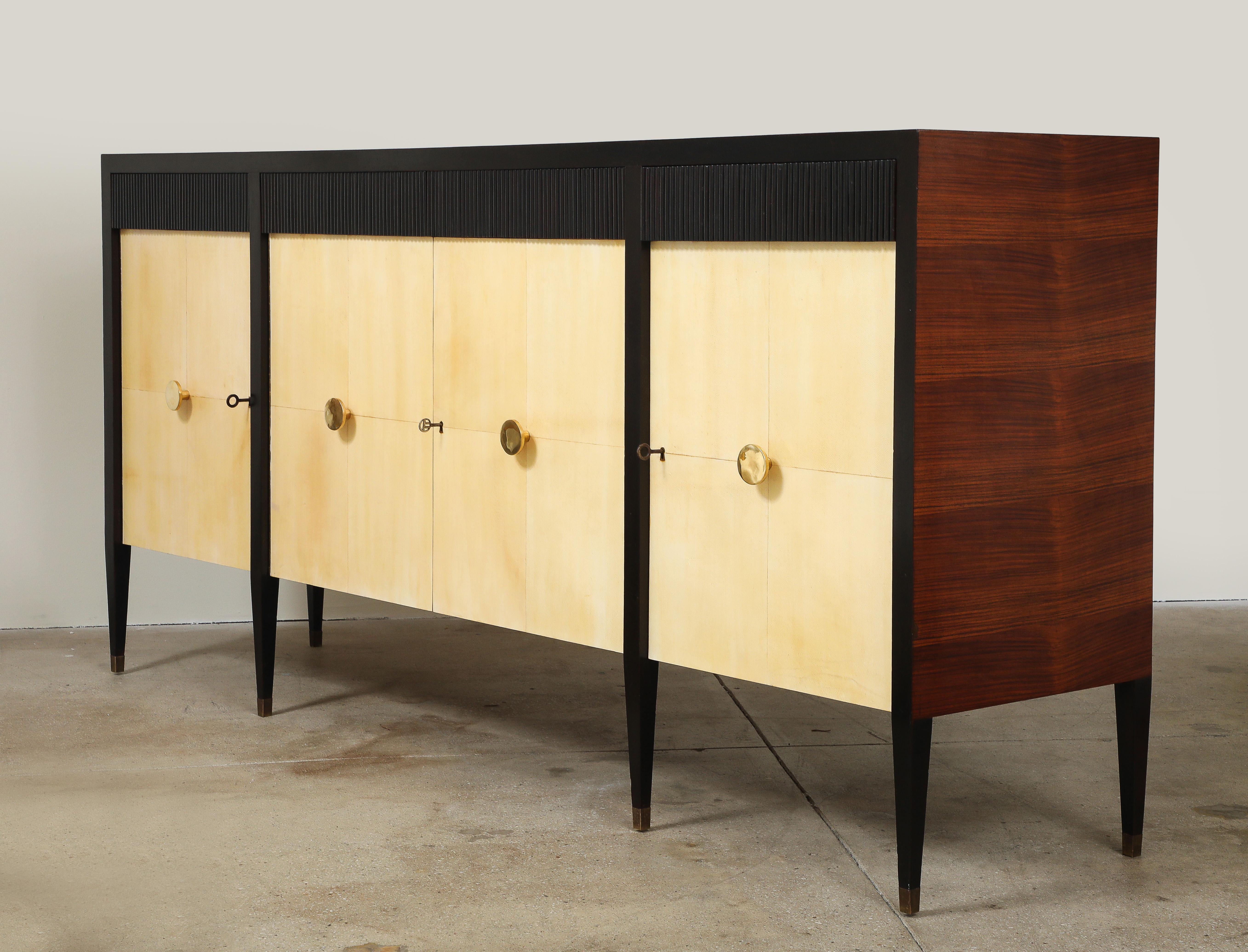 Vintage 1940er Italienisches Sideboard aus Palisander und Pergament mit Messinggriffen im Angebot 9
