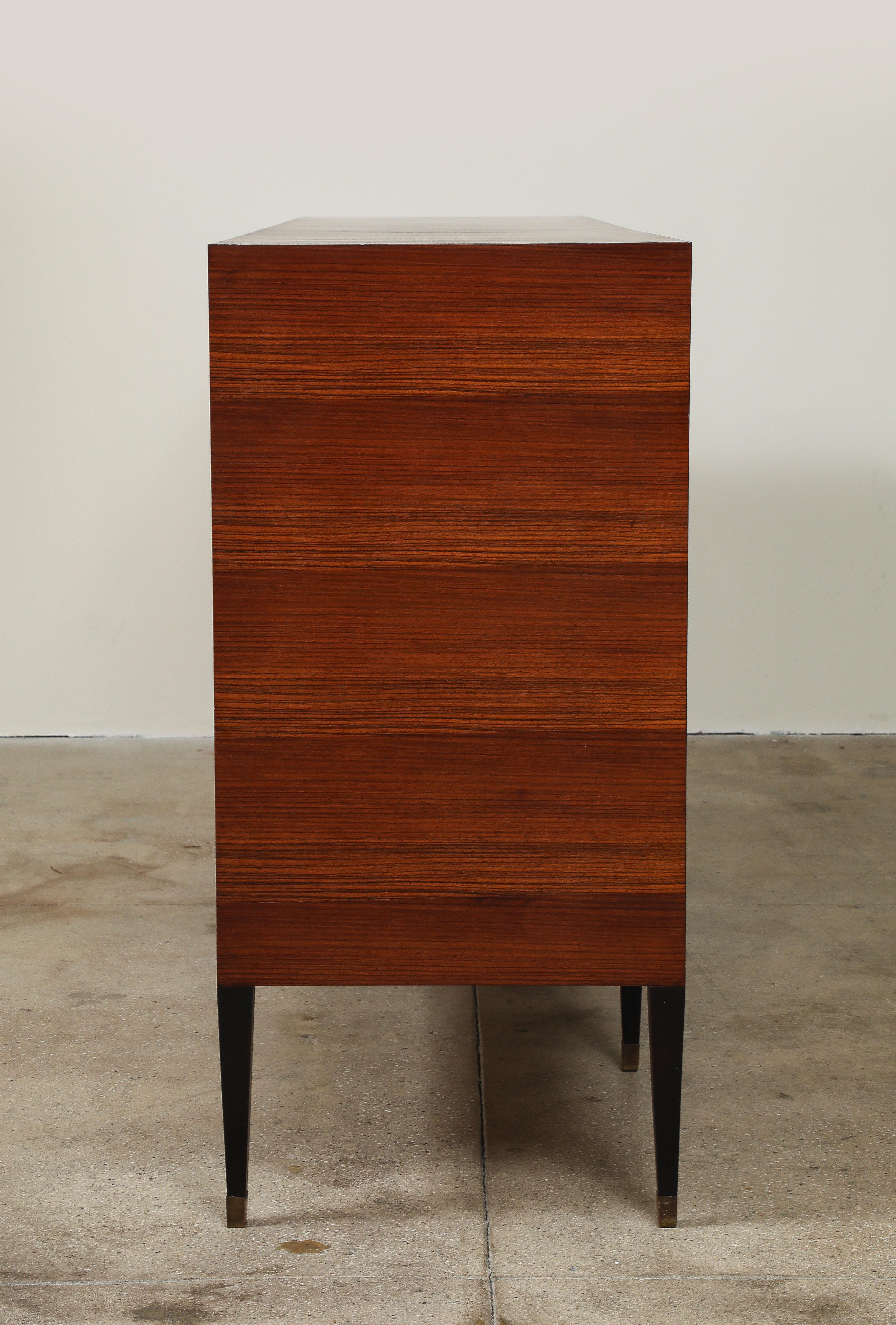 Vintage 1940er Italienisches Sideboard aus Palisander und Pergament mit Messinggriffen im Angebot 12