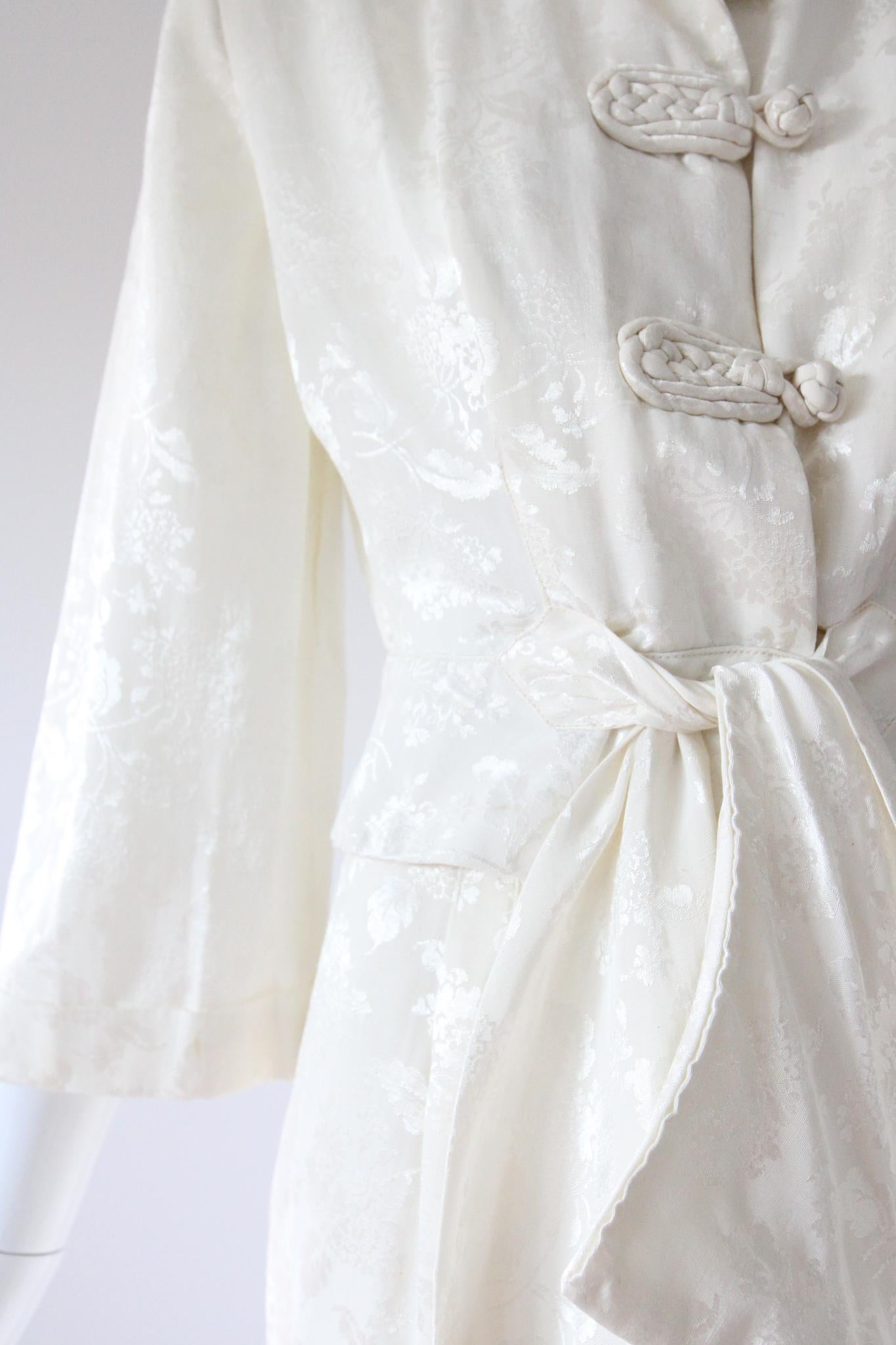 Vintage 1940's Ivory Silk Brocade Loungewear Set 1940's Silk Suit UK 4 US 0 Bon état - En vente à Cheltenham, GB