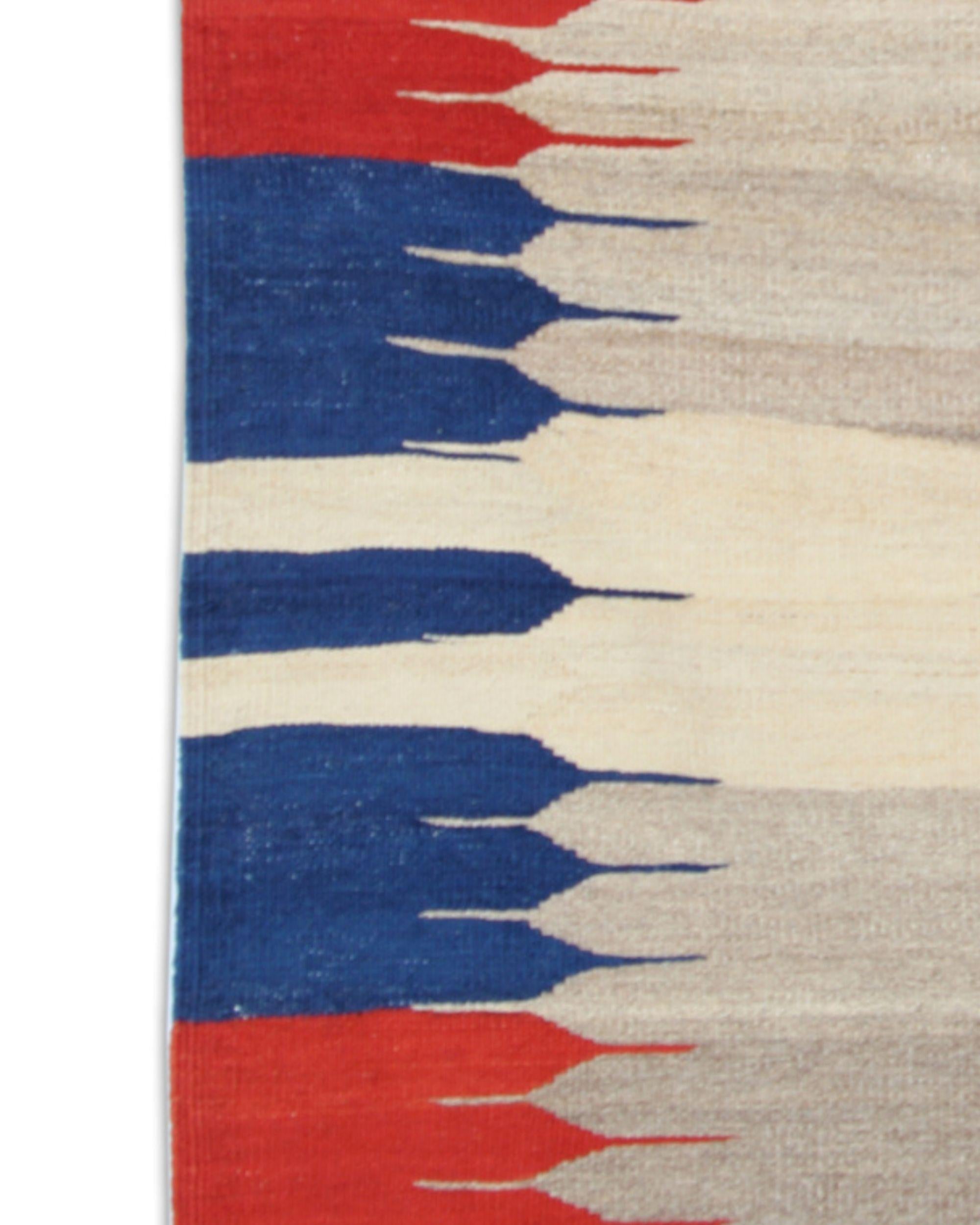 Vintage 1940s Kilim Sofreh Teppich, Beige Blau Rot Tribal Wolle Flachgewebe 128x116cm im Angebot 1