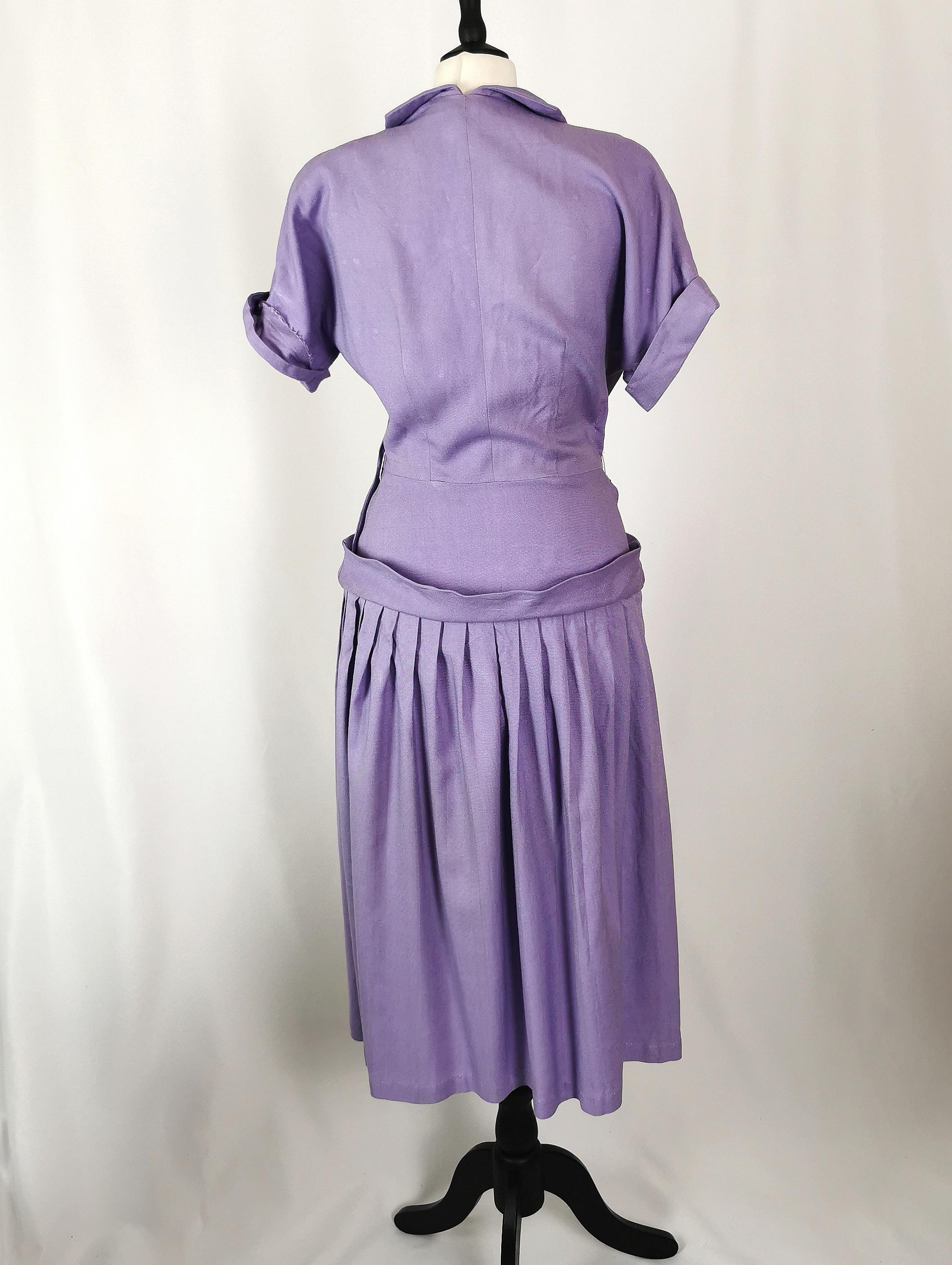 Robe lilas vintage pour femmes des années 1940, Diamante  en vente 10