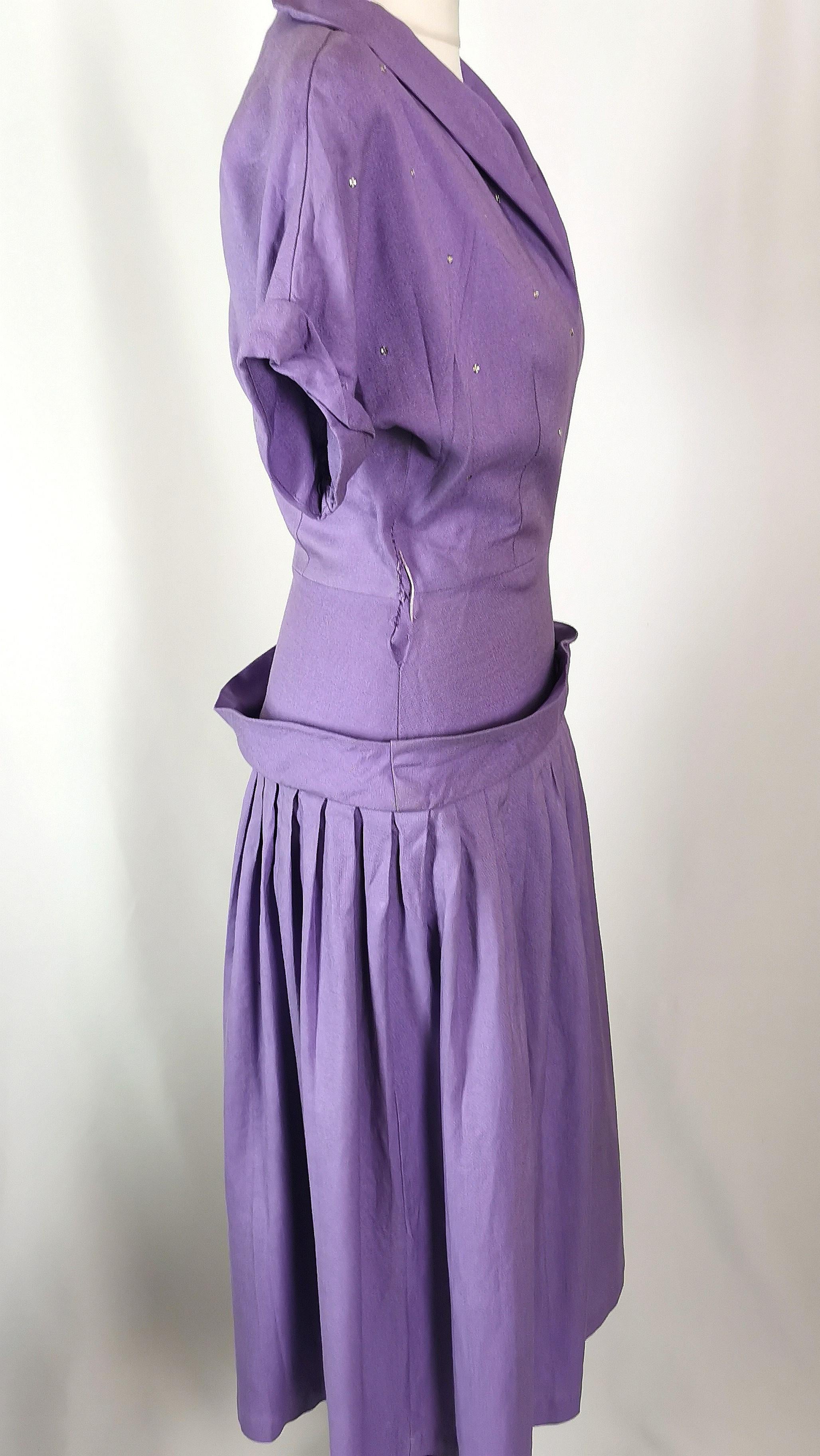 Robe lilas vintage pour femmes des années 1940, Diamante  en vente 11