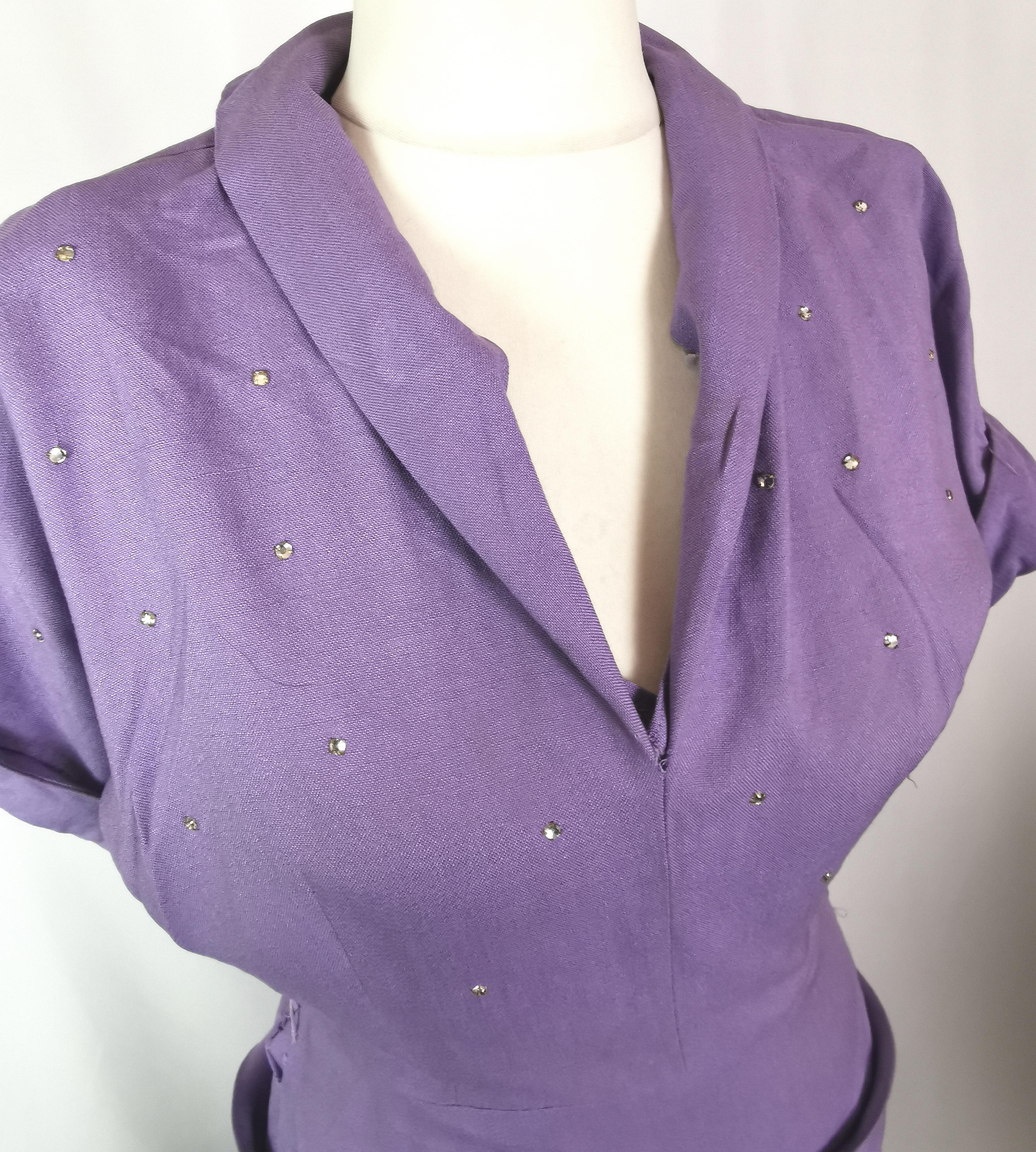 Robe lilas vintage pour femmes des années 1940, Diamante  en vente 1