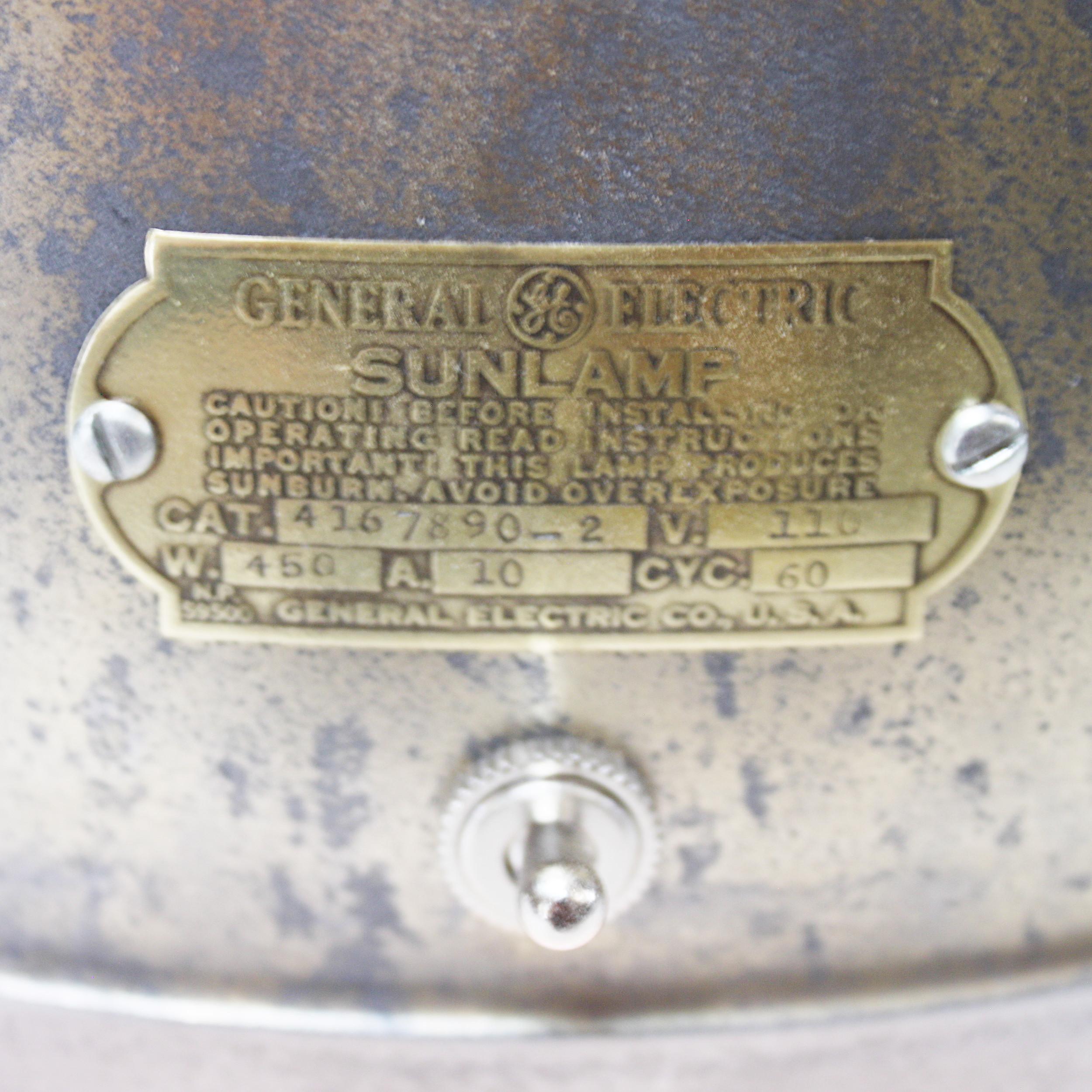 Mid-20th Century Vintage 1940s Mid-Century Modern Industrial Aluminum GE Sunlamp Floor Lamp
