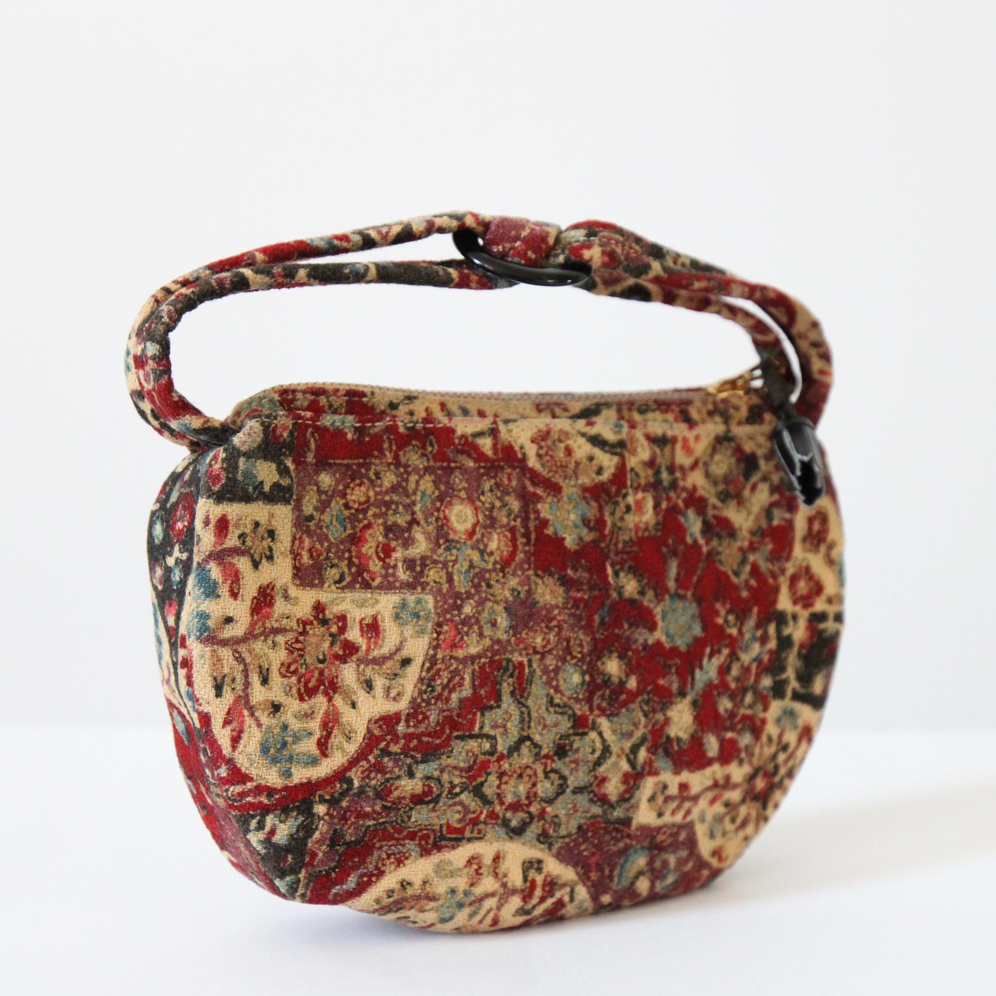 Marron Vintage 1940's miniature handbag vintage 1940's small purse barkcloth gold paint en vente