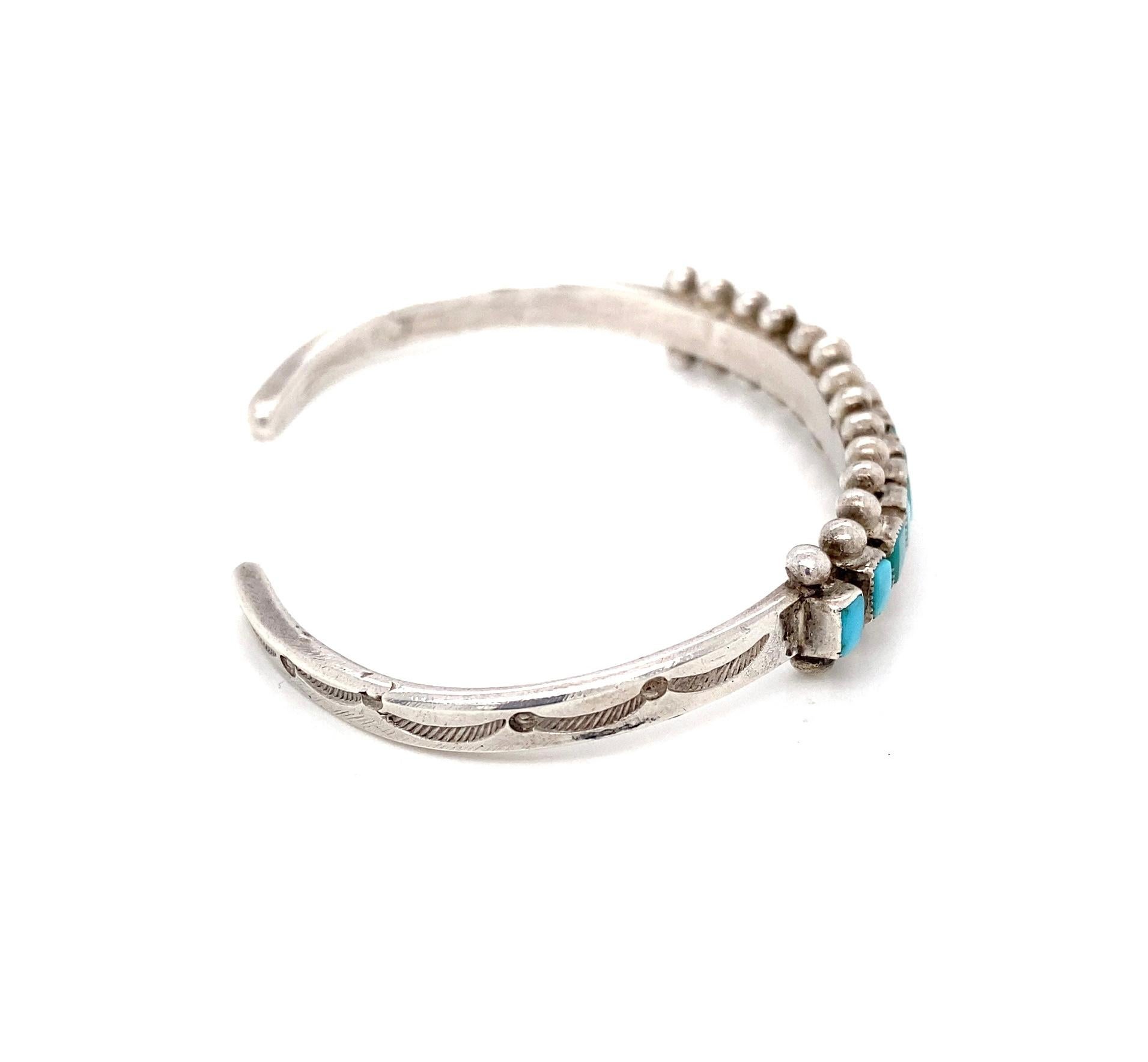 Taille cabochon Vintage 1940s Navajo Sterling Silver Zuni Turquoise Cuff Bracelet en vente