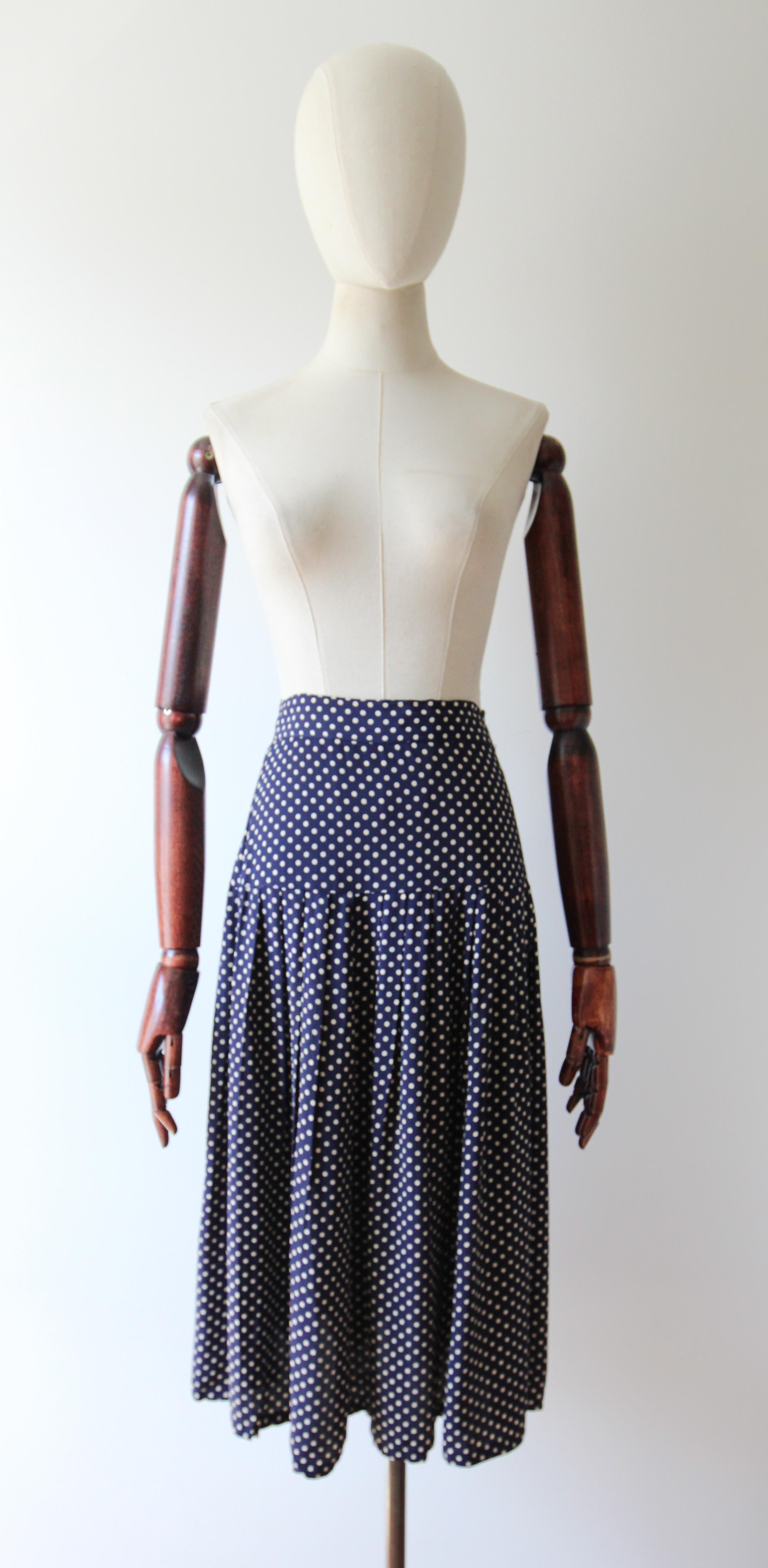 Abito con gonna in rayon e seta polkadot vintage anni '40 Abito anni '40 UK 8 US 4 in vendita 4