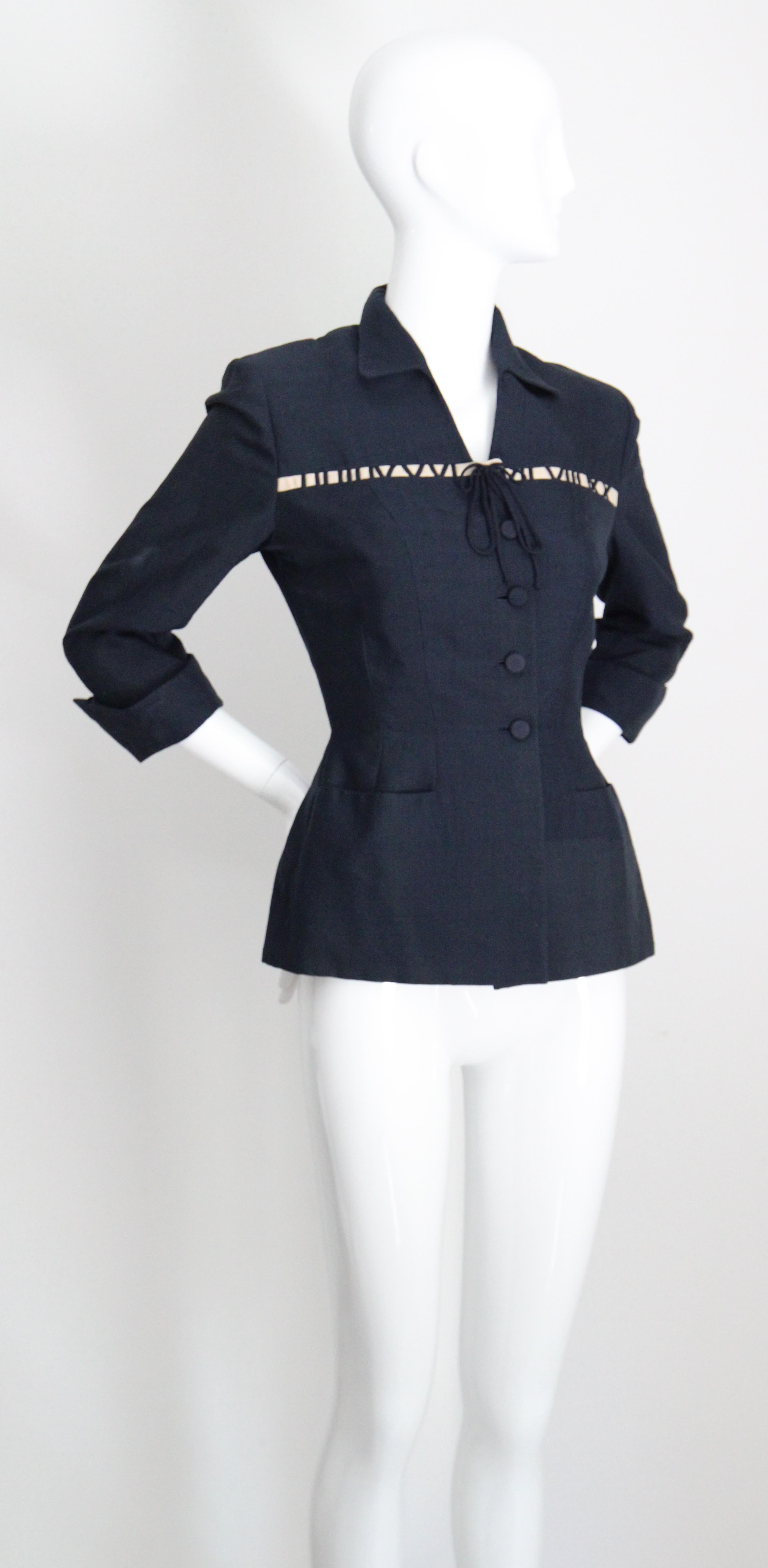 Vintage 1940 Chaqueta de seda azul marino Blazer números romanos UK 8 US 4 en Bueno estado para la venta en Cheltenham, GB