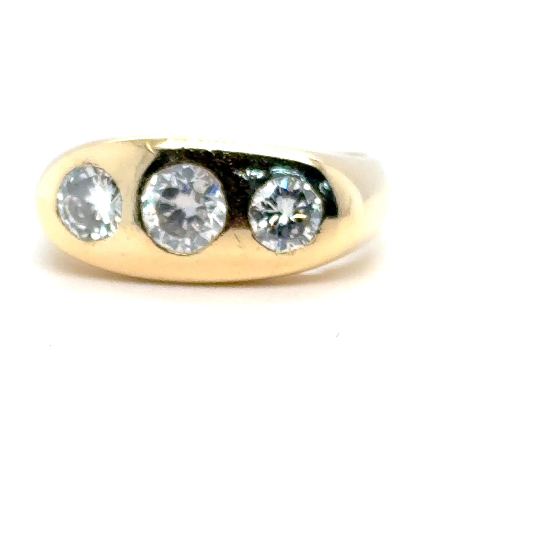 Art Deco Vintage 1940s Old European Diamond Three Stone Gypsy Ring in 18ct Yellow Gold For Sale