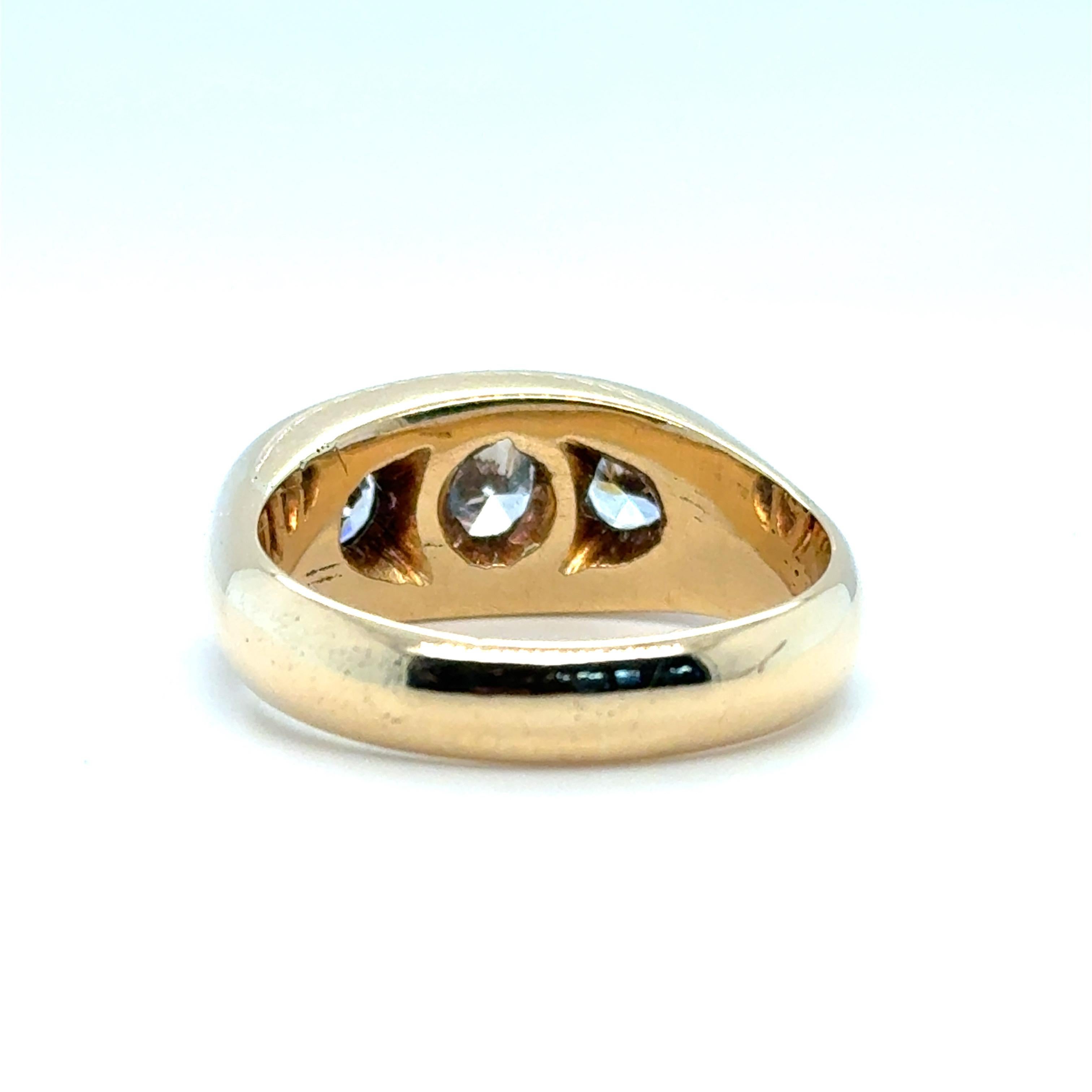 Men's Vintage 1940s Old European Diamond Three Stone Gypsy Ring in 18ct Yellow Gold For Sale