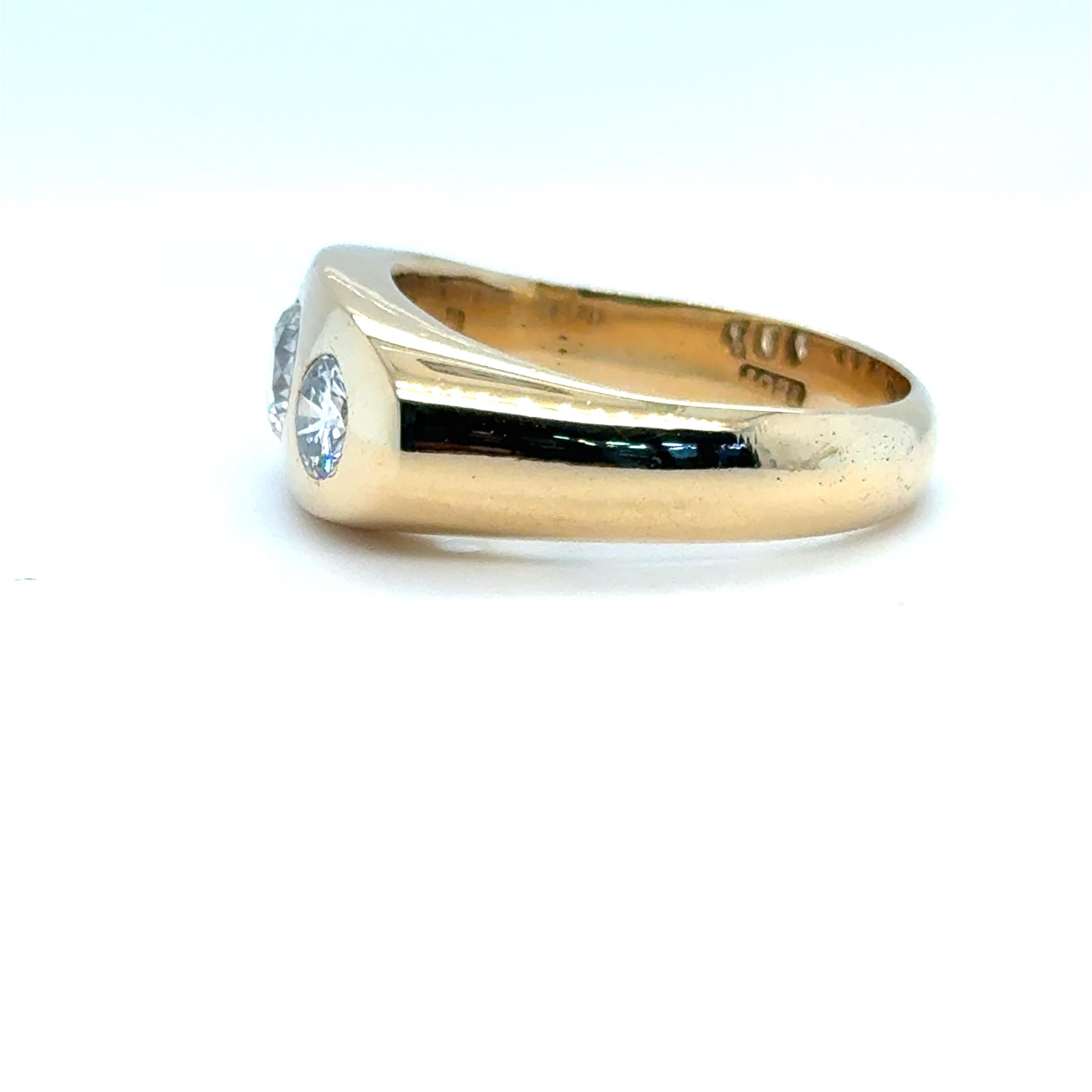 Vintage 1940s Old European Diamond Three Stone Gypsy Ring in 18ct Yellow Gold For Sale 3
