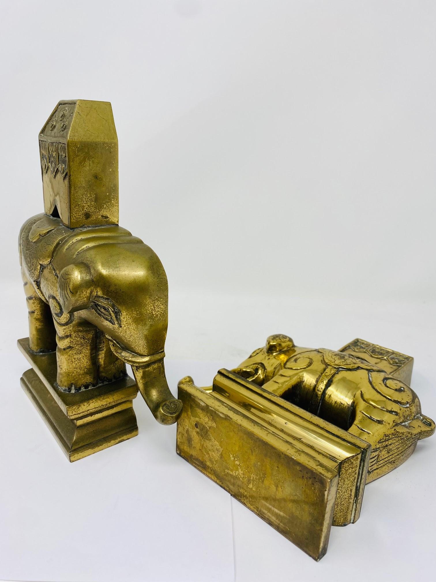 Vintage 1940s Pair of Sculptural Elephant Bookends in Solid Brass For Sale 3