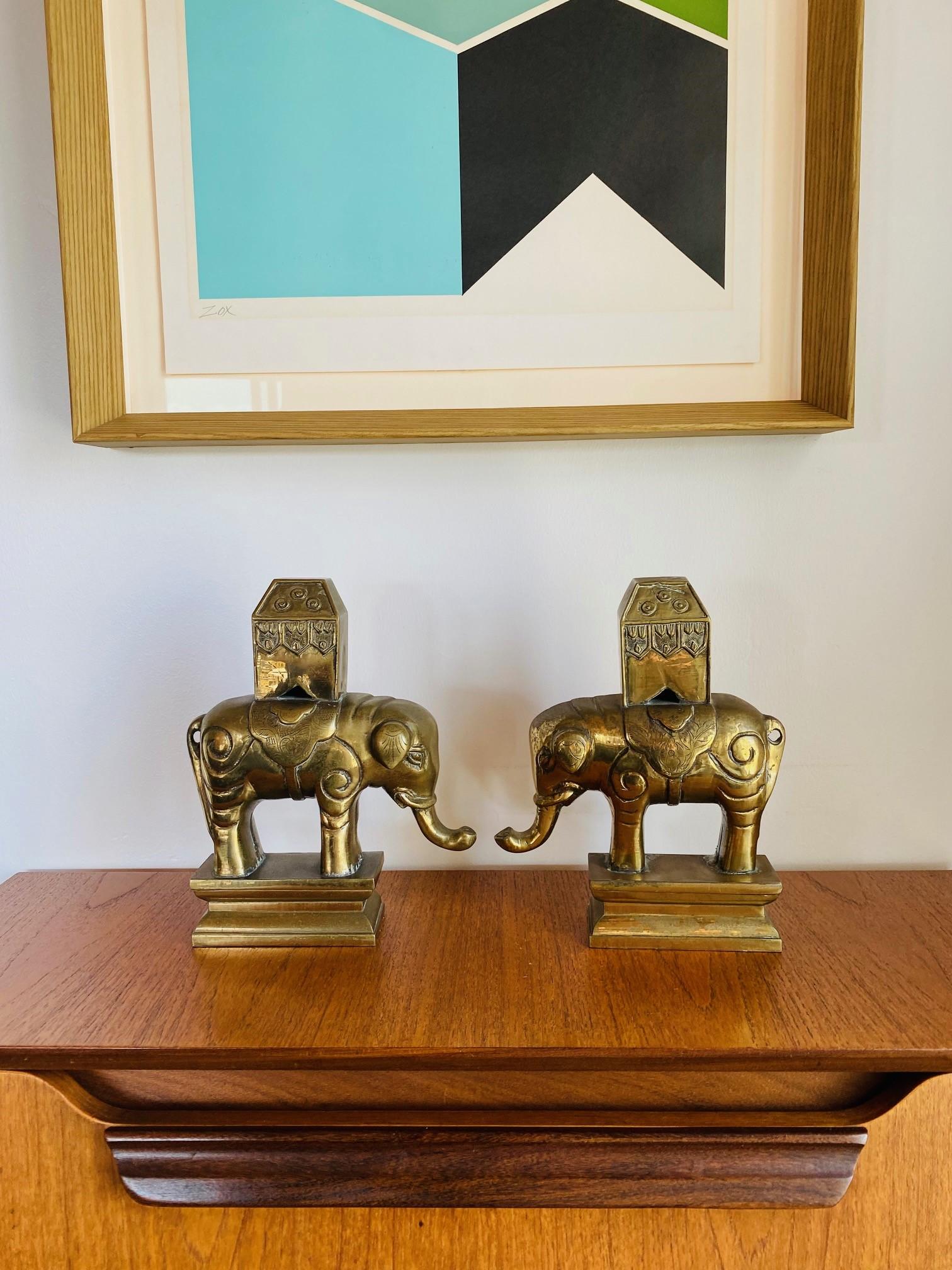 Vintage 1940s Pair of Sculptural Elephant Bookends in Solid Brass For Sale 6