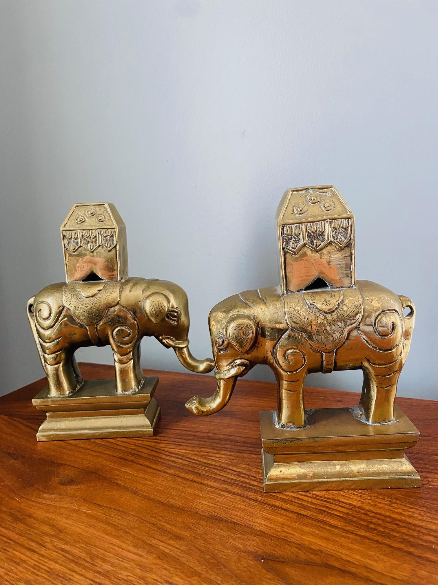 Vintage 1940s Paire de serre-livres éléphants sculpturaux en laiton massif en vente 7