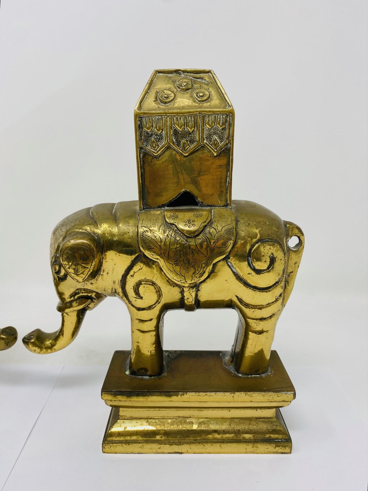 Vintage 1940s Pair of Sculptural Elephant Bookends in Solid Brass In Good Condition For Sale In San Diego, CA