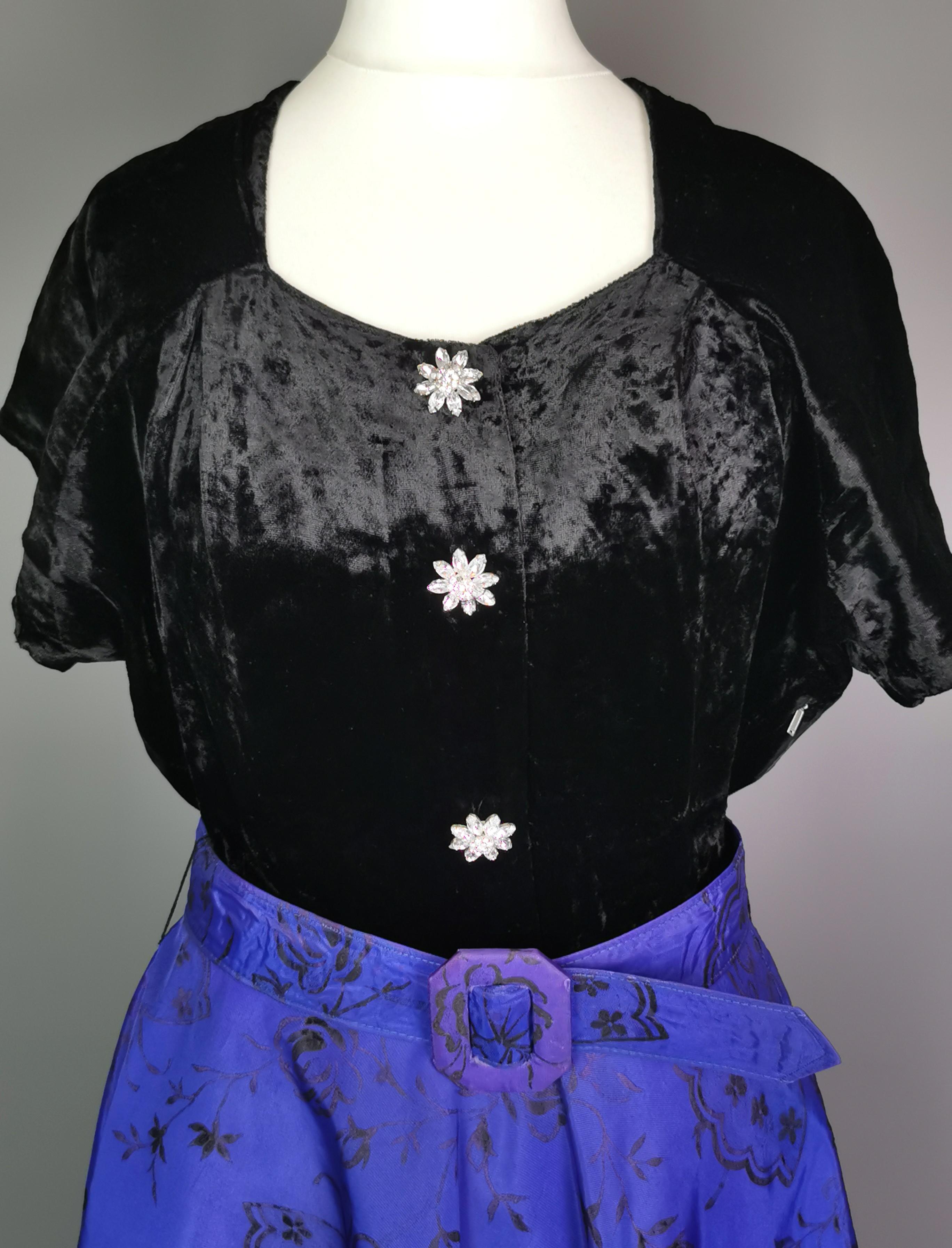 Vintage 1940s party dress, Velvet burnout, novelty print  In Fair Condition In NEWARK, GB
