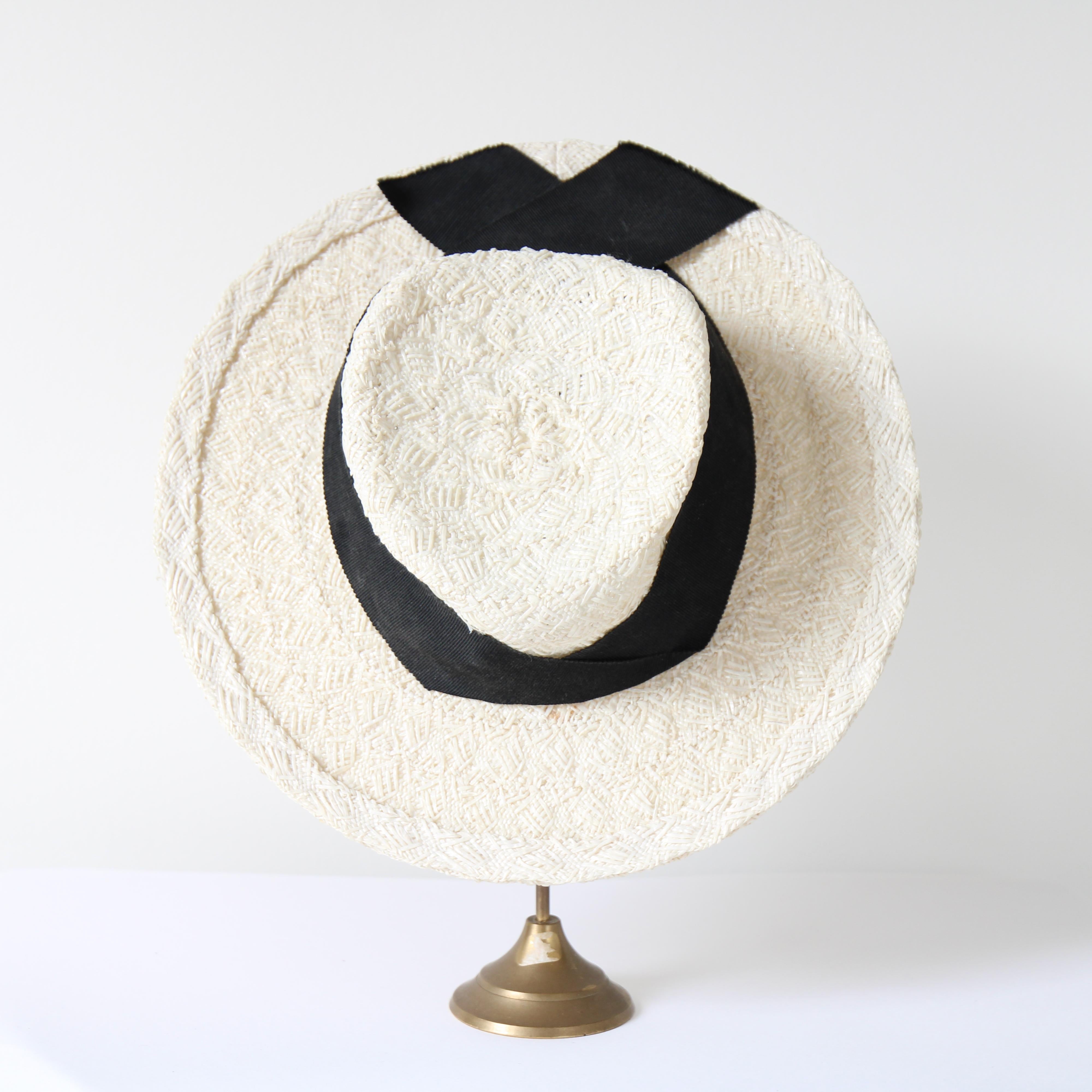 Women's Vintage 1940's Percher hat vintage 1950's monochrome straw percher tilt hat