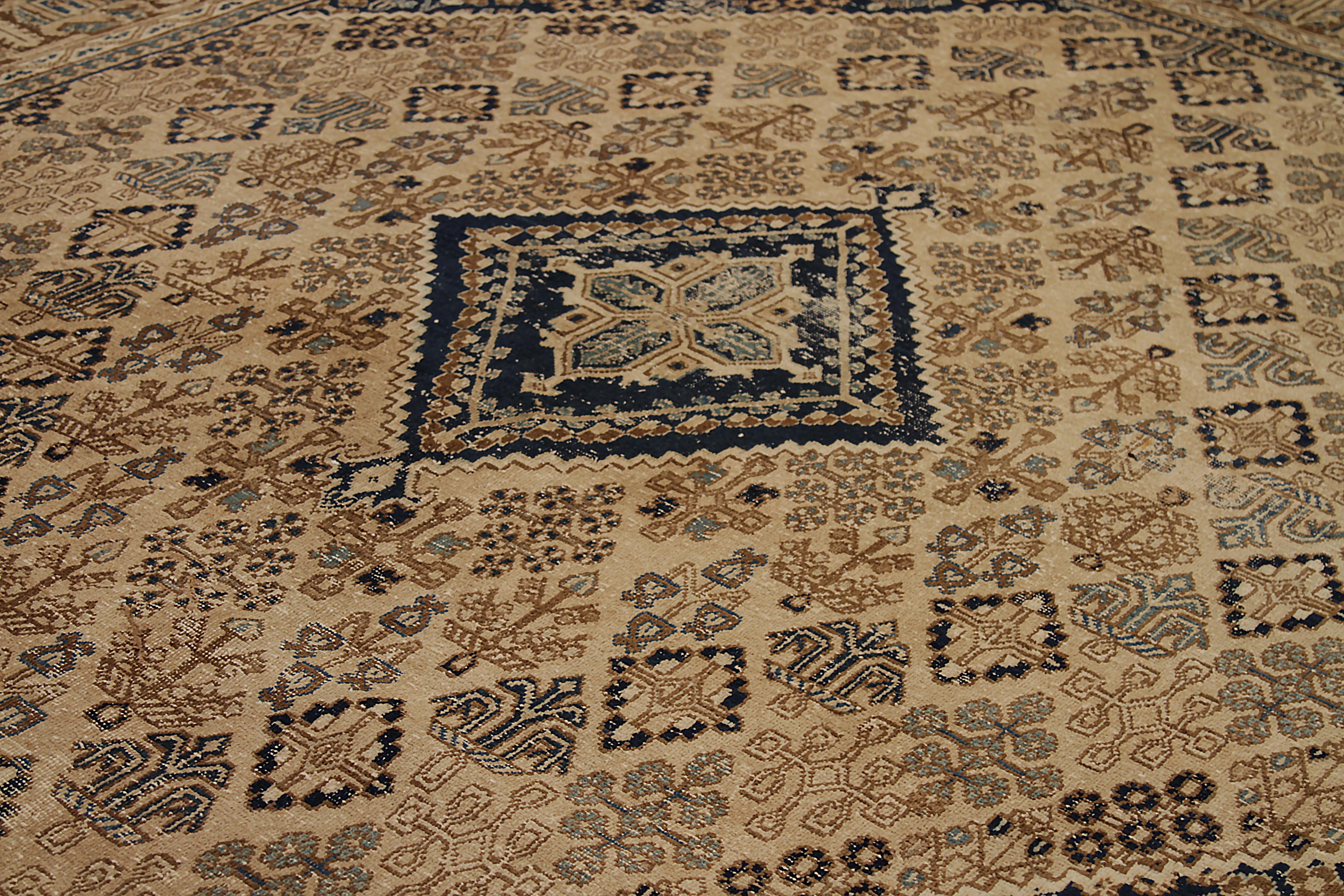 Vintage 1940s Persian Tabriz Rug, Handcrafted Geometric Design In Distressed Condition For Sale In Dallas, TX