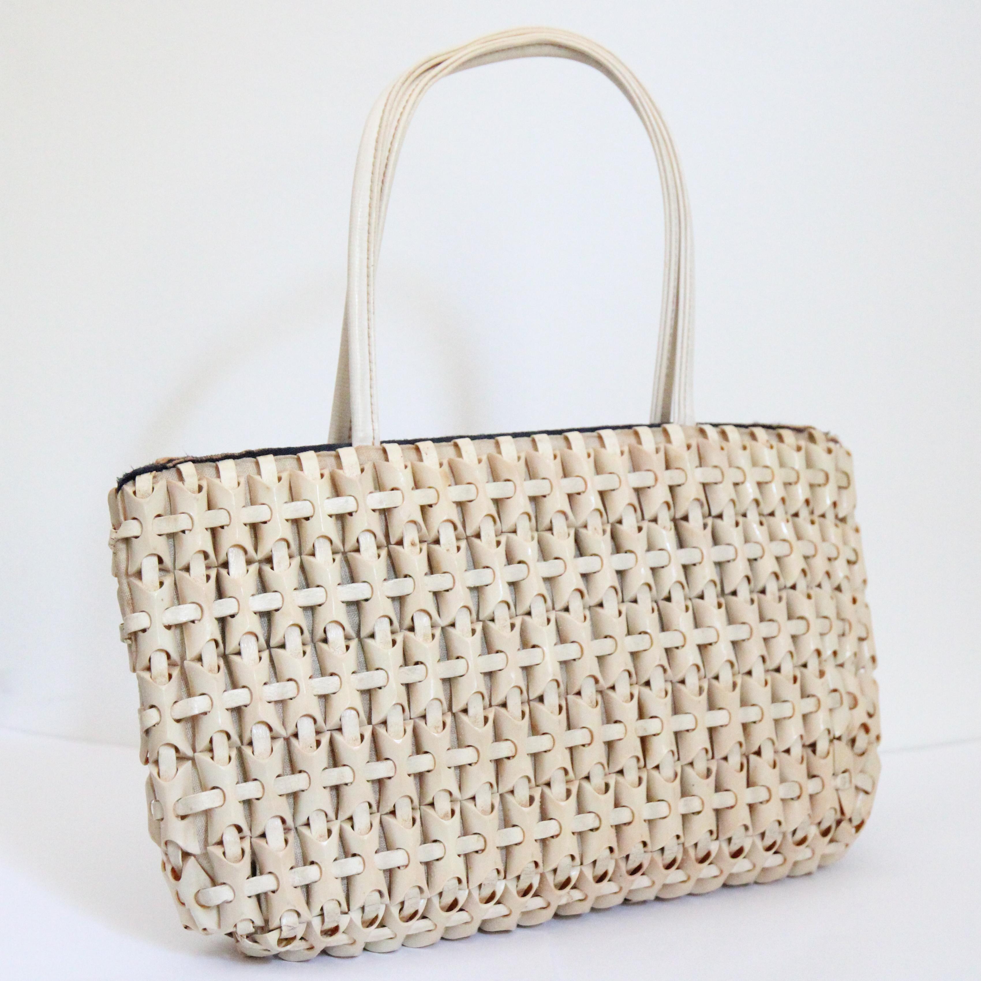 Beige Vintage 1940's plasticflex handbag vintage 1940's cream plastic flex purse en vente