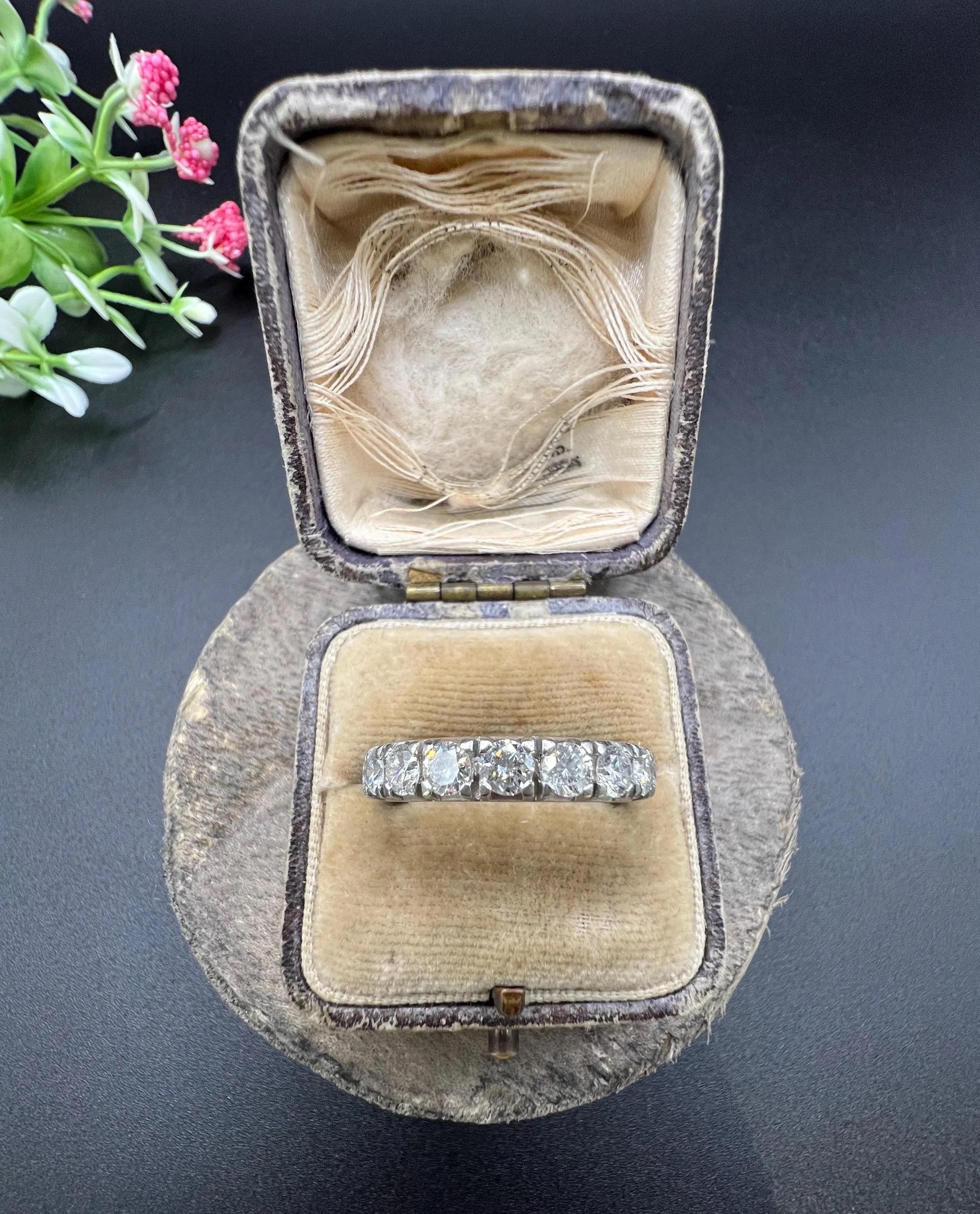 Vintage 1940s Platinum, 2.70 Carat Full Diamond Eternity Band Ring For Sale 1