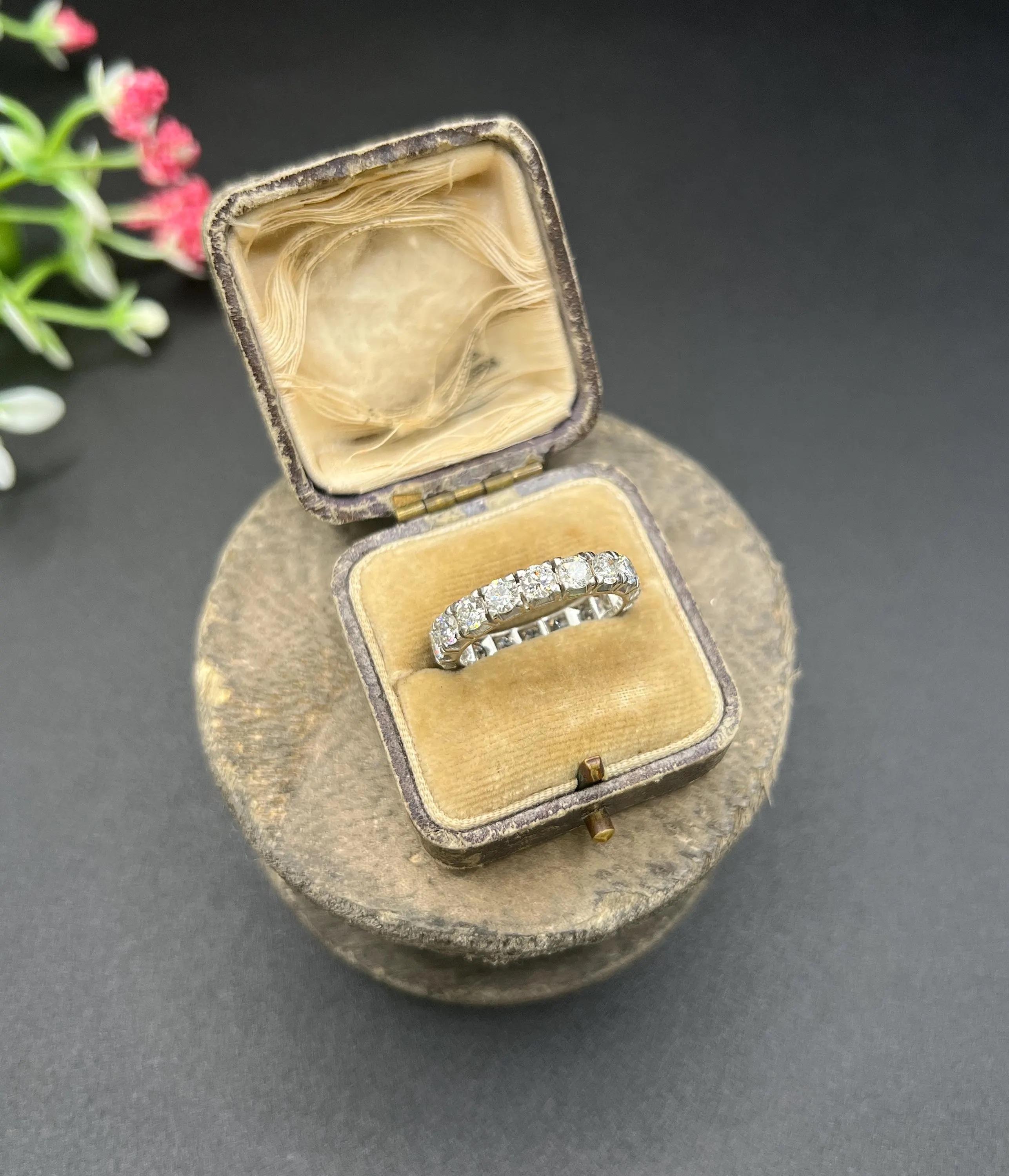 Vintage 1940s Platinum, 2.70 Carat Full Diamond Eternity Band Ring For Sale 3