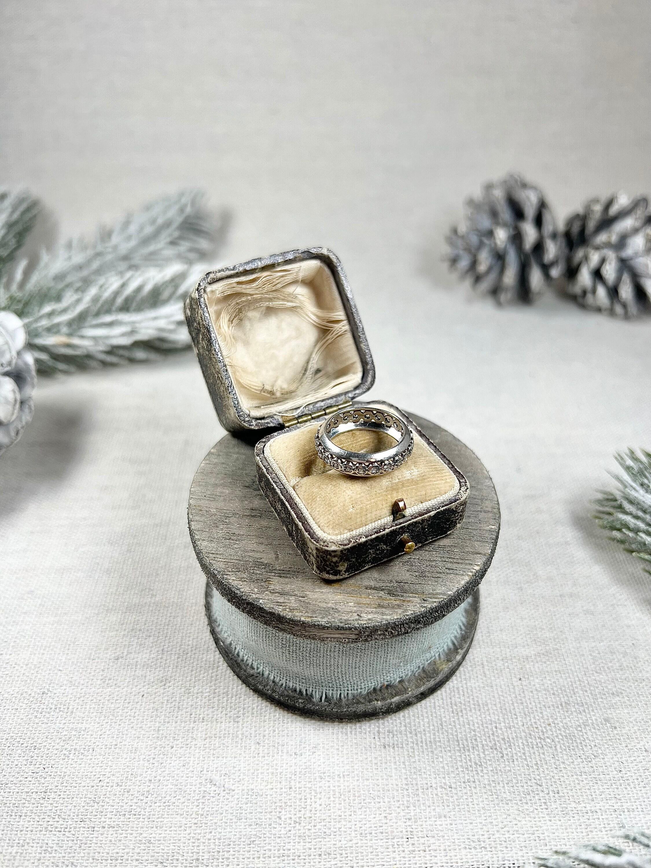 Vintage 1940’s Platinum, Diamond Full Eternity Band Ring For Sale 3
