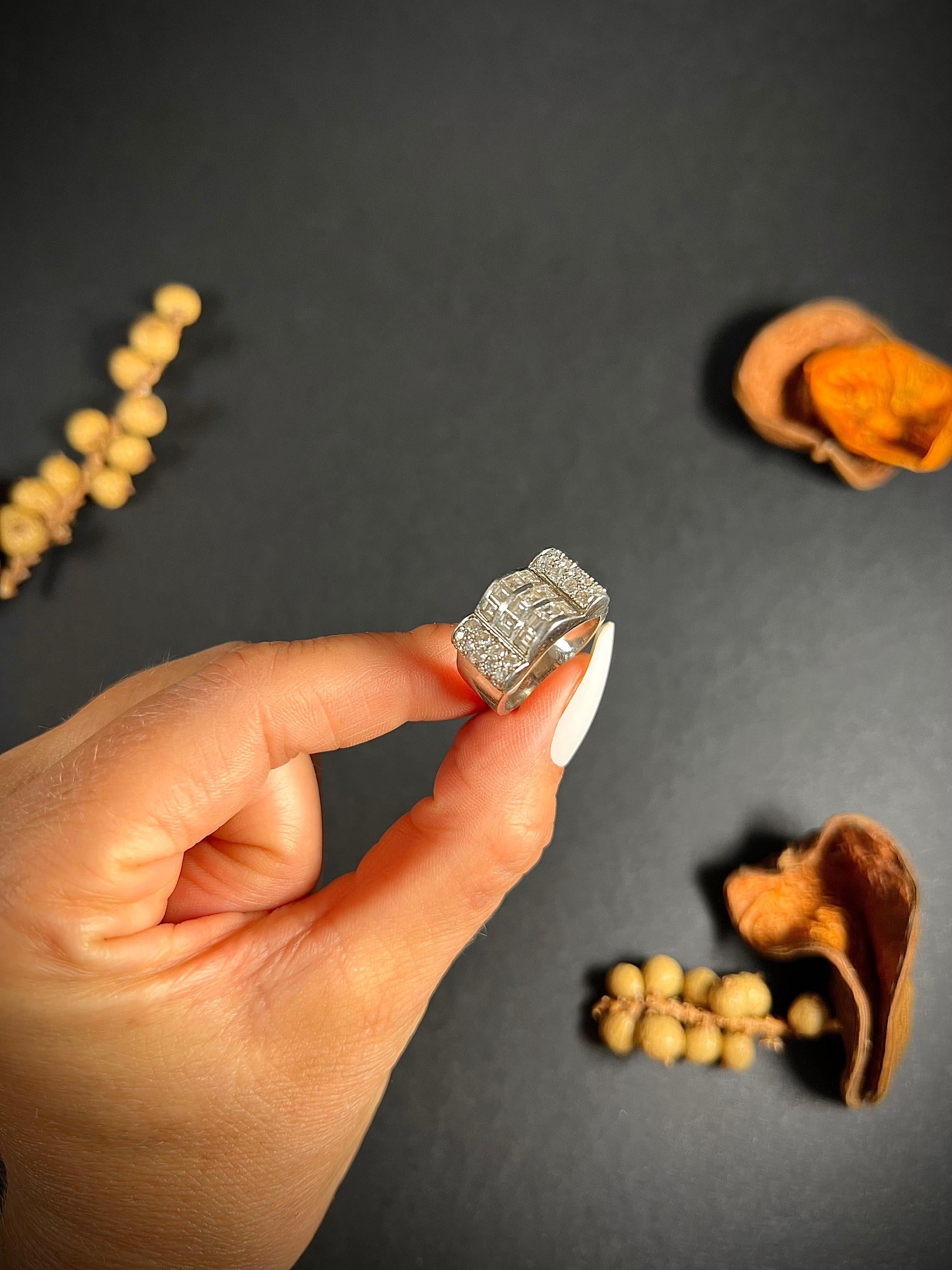 Vintage 1940's Platinum & Diamond Tank Cocktail Ring en vente 5