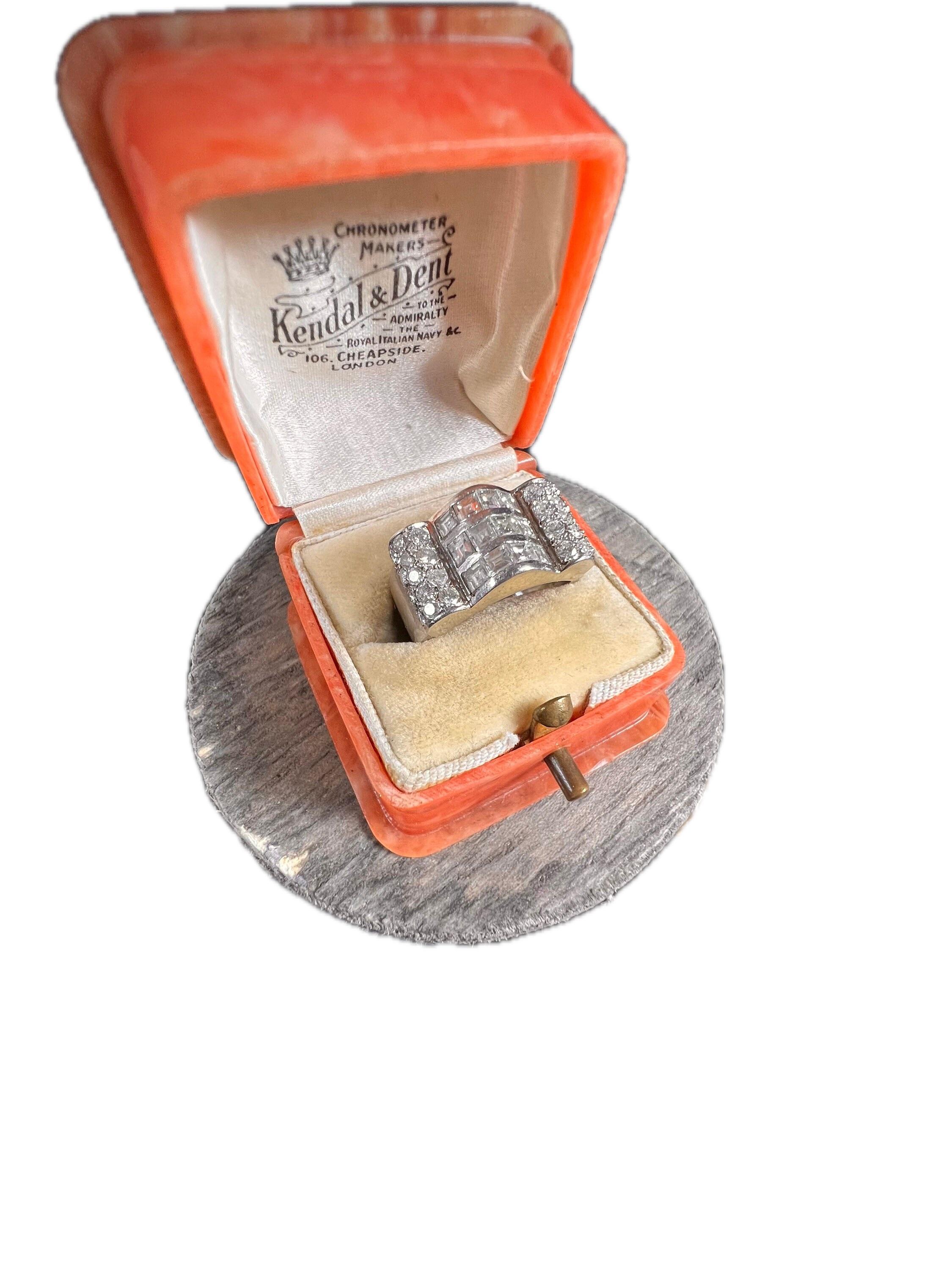 Vintage 1940's Platinum & Diamond Tank Cocktail Ring en vente