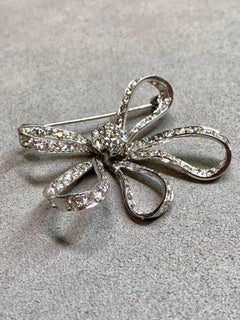 Vintage 1940’s Platinum Openwork Ribbon Motif Diamond Brooch 3.90ctw