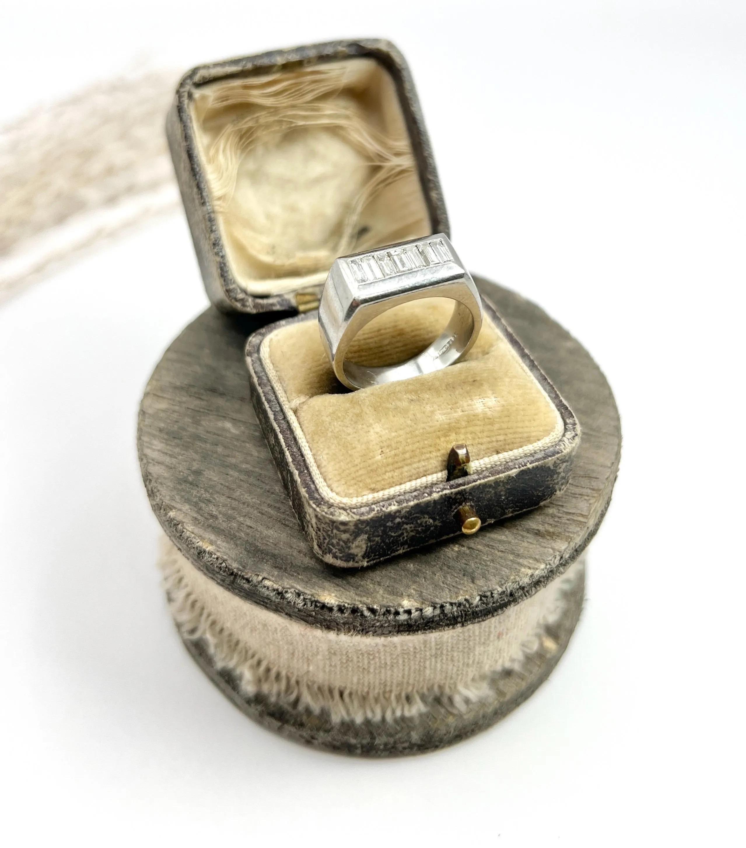Vintage 1940s Platinum, Rectangular Baguette Diamond Tank Ring For Sale 6