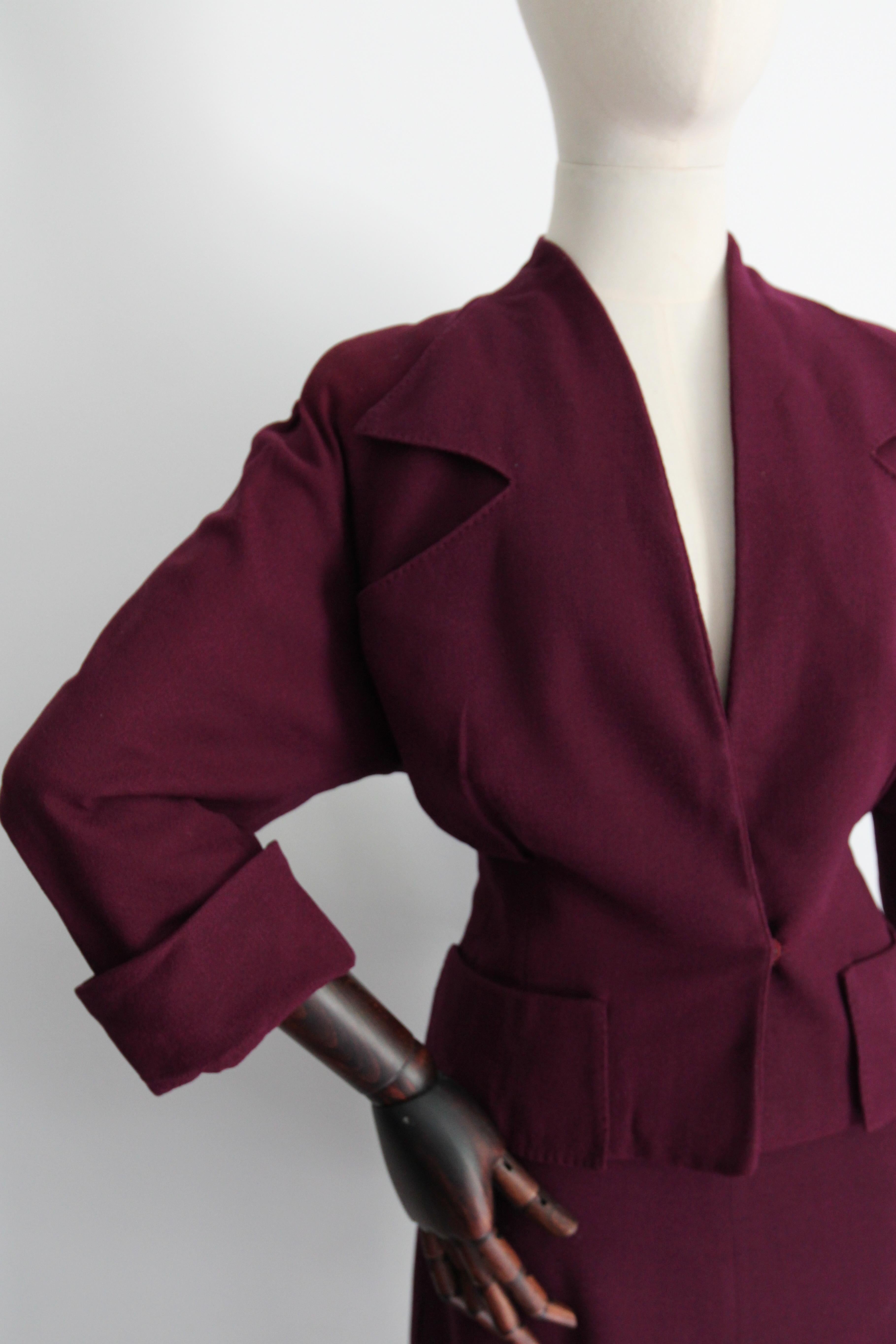 Vintage 1940's plum wool crepe skirt suit tailored burgundy suit UK 8-10 US 4-6 For Sale 1