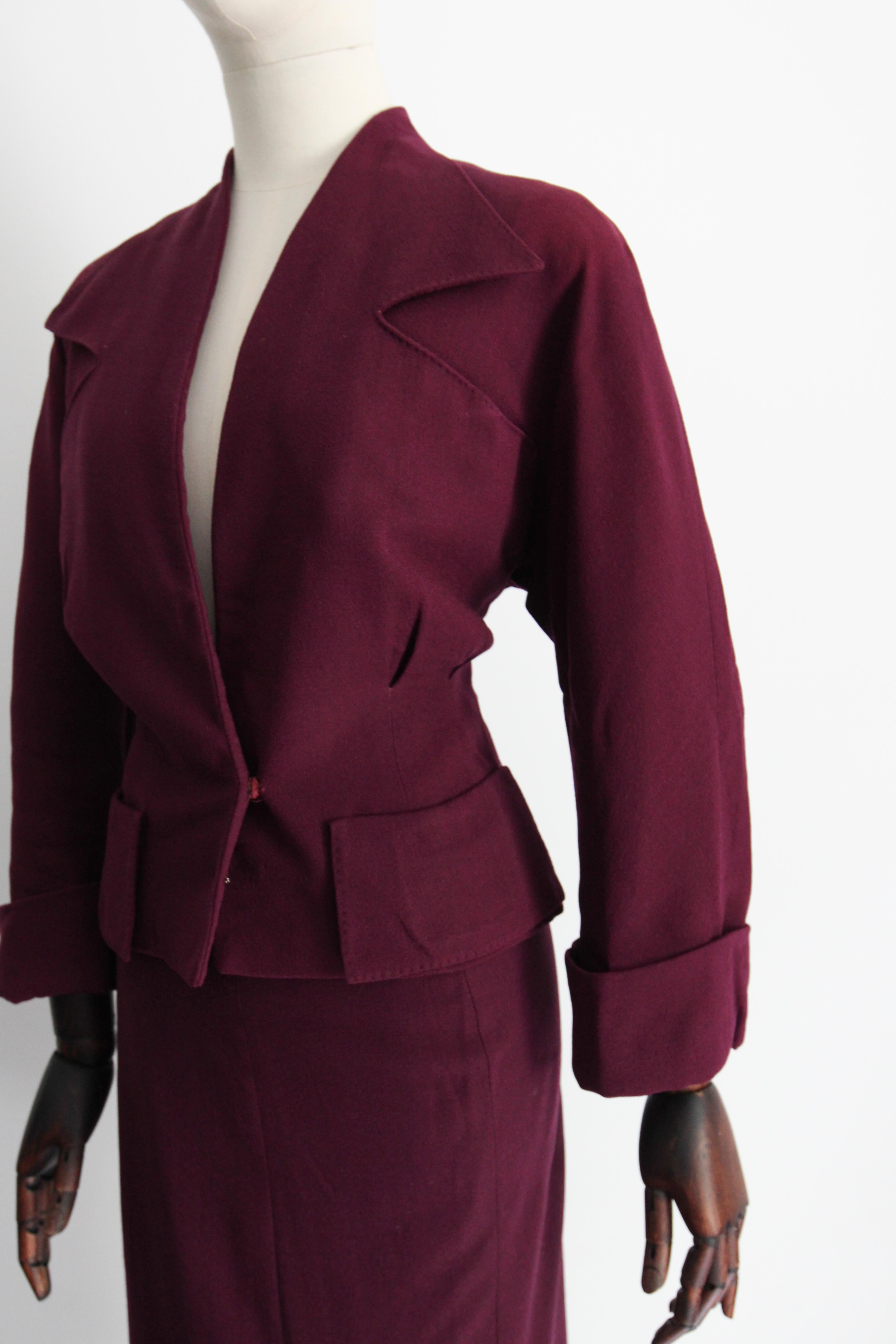 Vintage 1940's plum wool crepe skirt suit tailored burgundy suit UK 8-10 US 4-6 For Sale 3