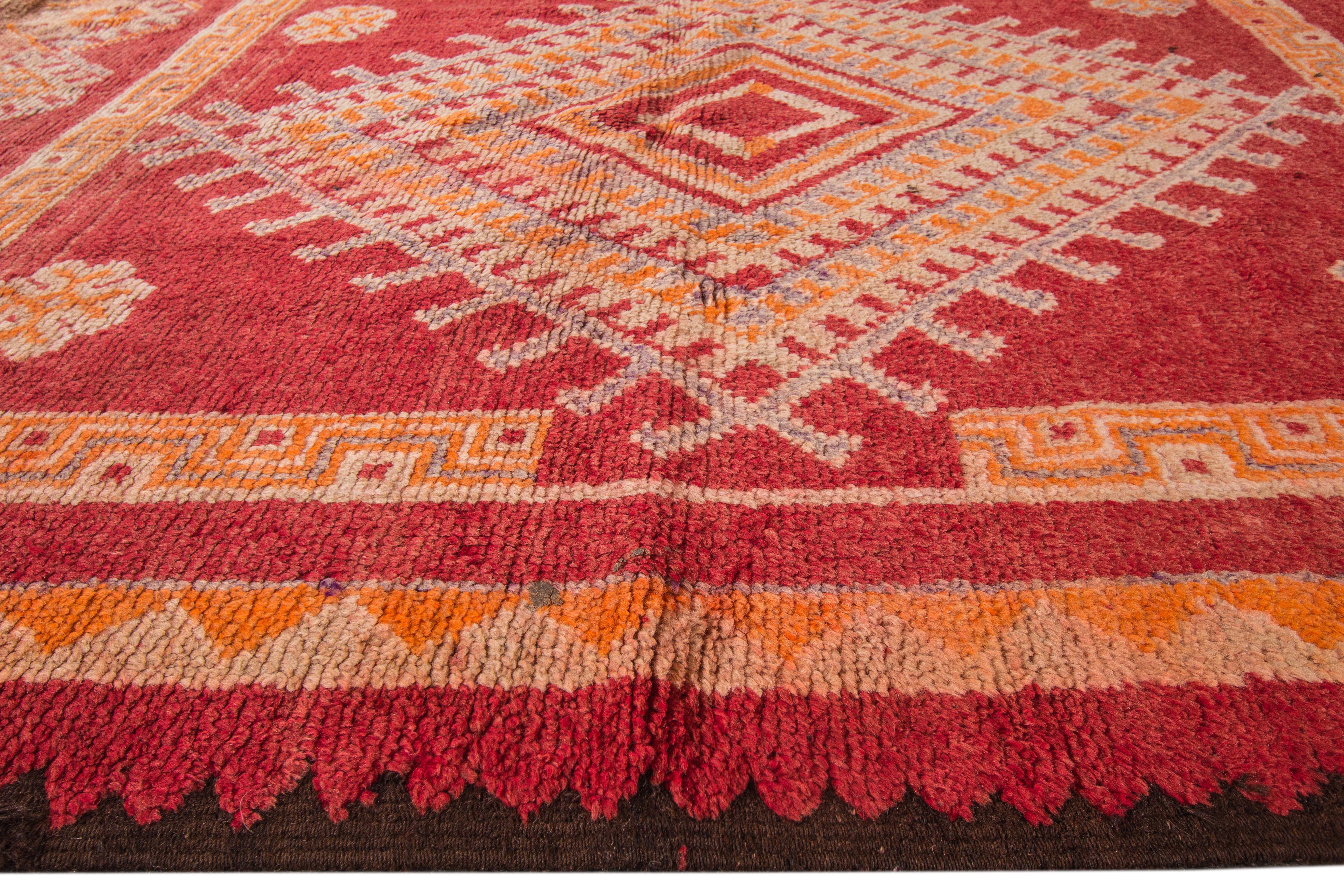 Vintage 1940s Rot und Orange marokkanischen Teppich, 5.10x13.02 (Wolle) im Angebot