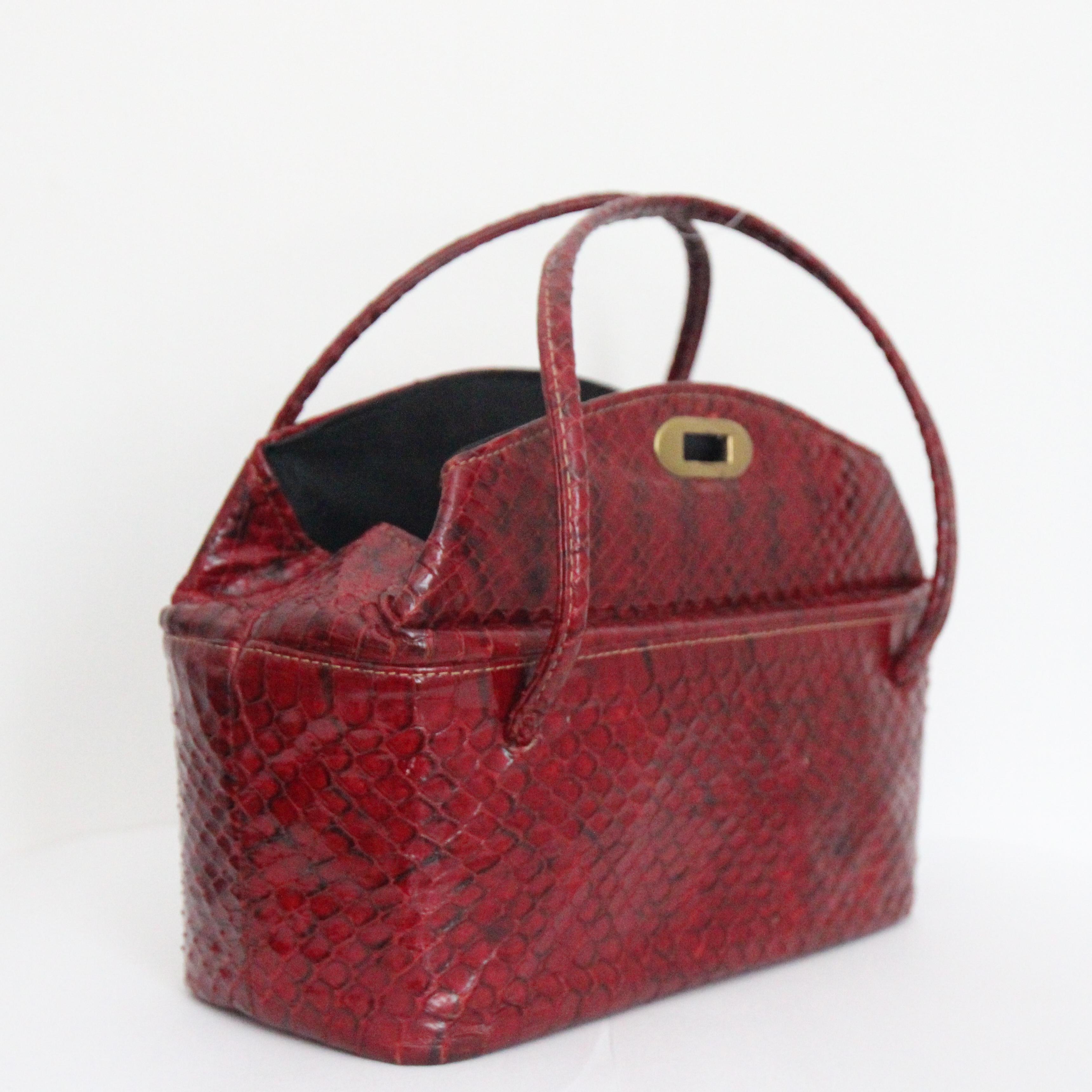 Vintage 1940's Red Snake Skin Box Bag original 1940's Snake Skin Handbag Purse For Sale 2