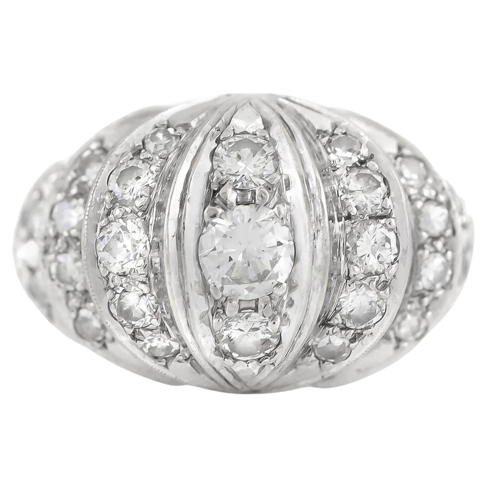 Anillo abombado de diamantes vintage de los años 40 retro de 1,40 quilates en venta
