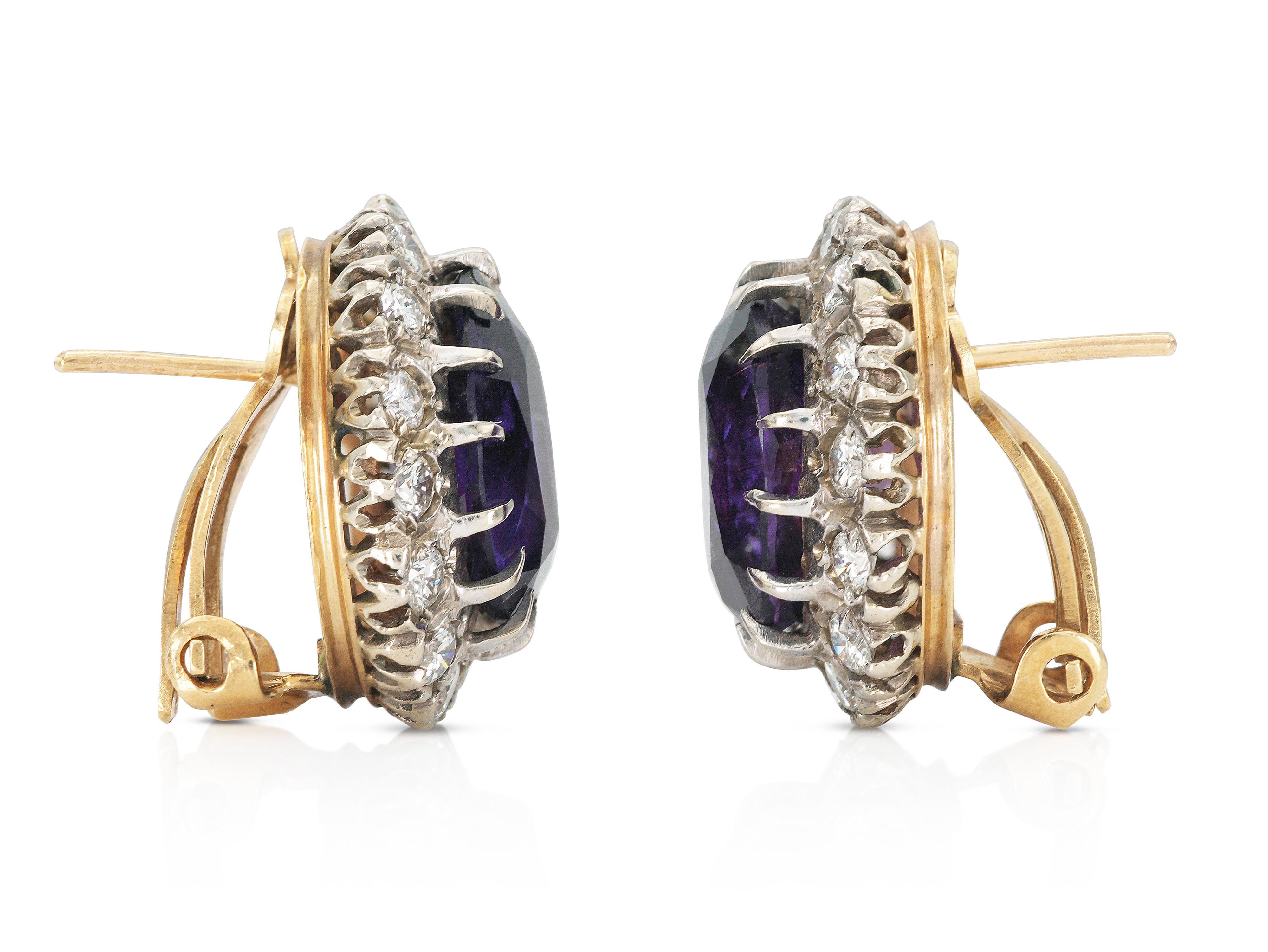 Vintage 1940s Retro Amethyst and Diamond Earrings Corte oval en venta