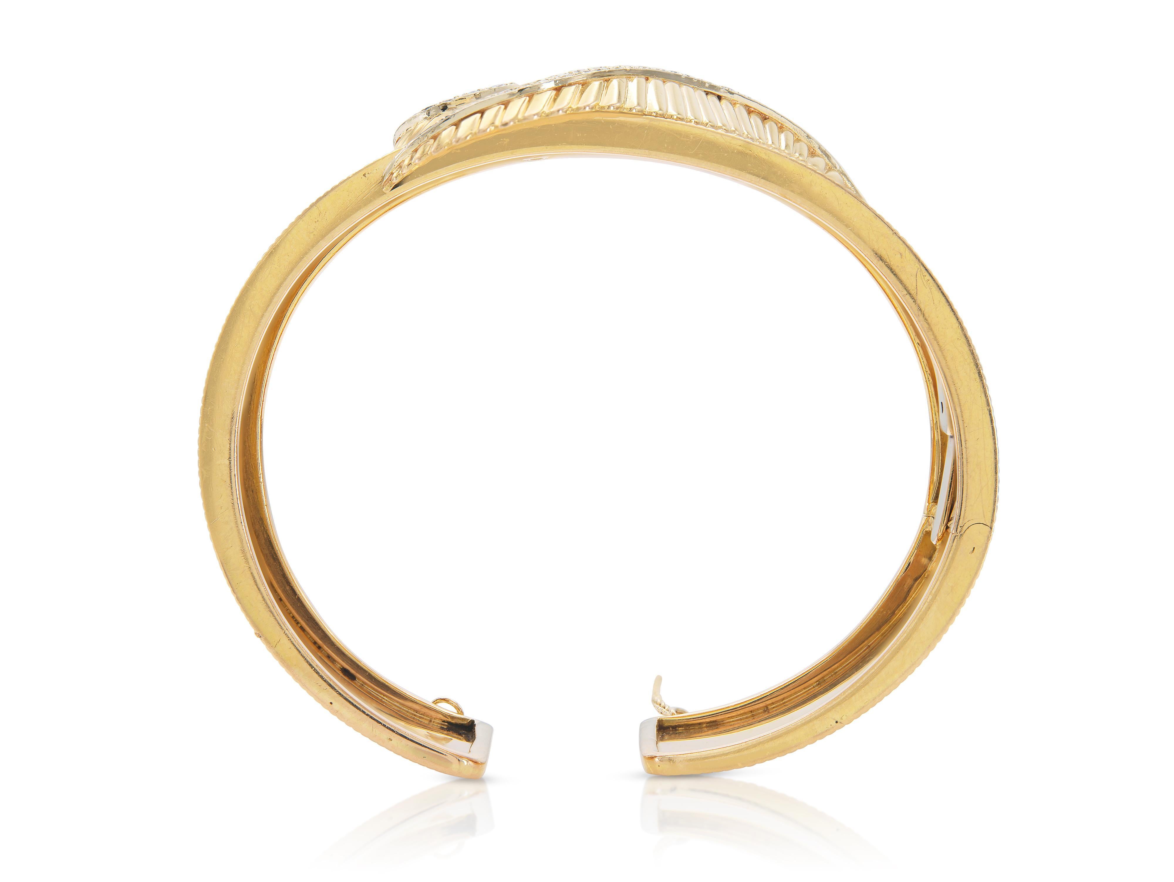 Pulsera puño pluma de oro acanalada vintage años 40 retro con diamantes en Bueno estado para la venta en New York, NY